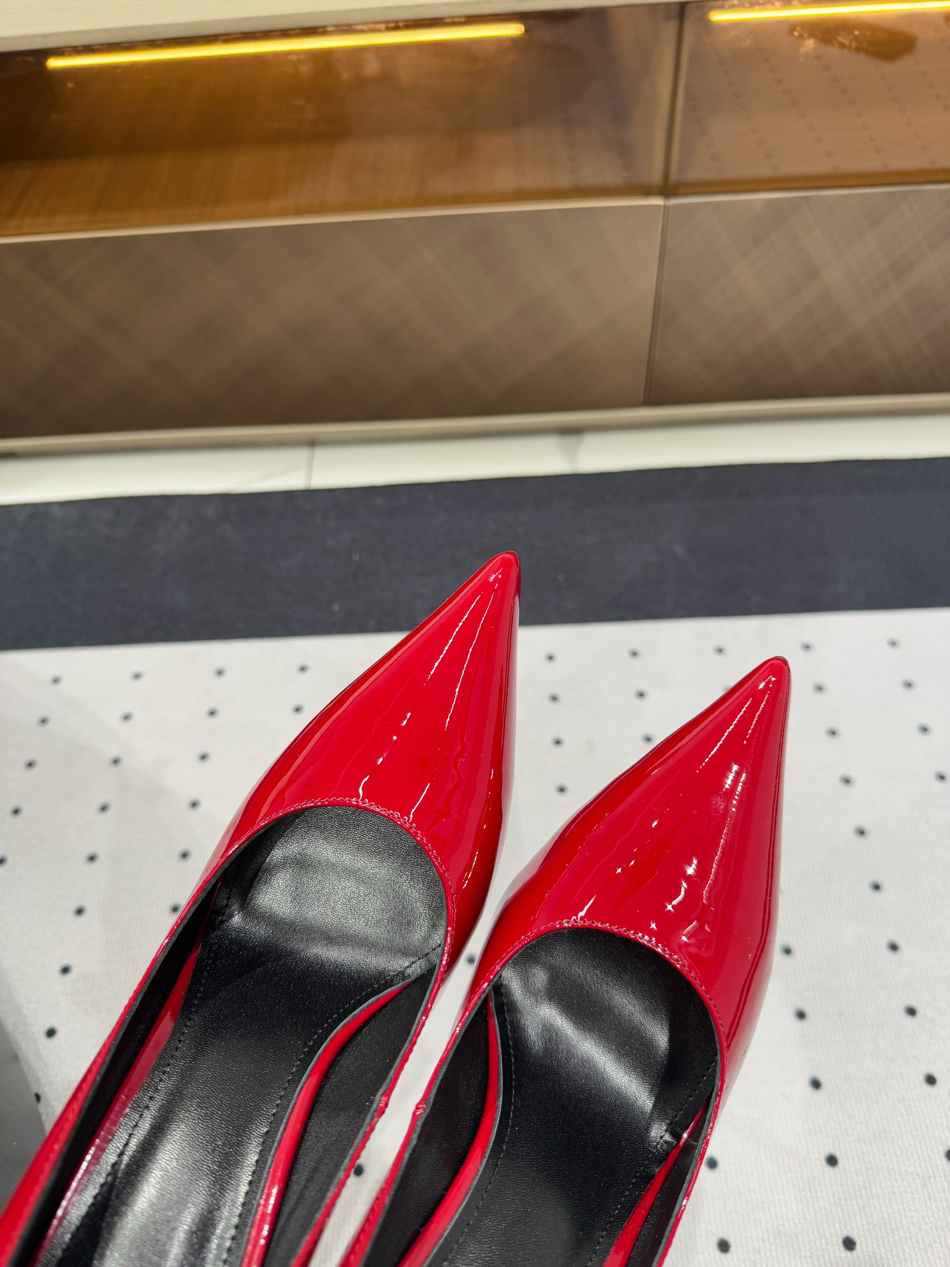 NORMA PUMPS IN RED GLOSSY SHEEPSKIN