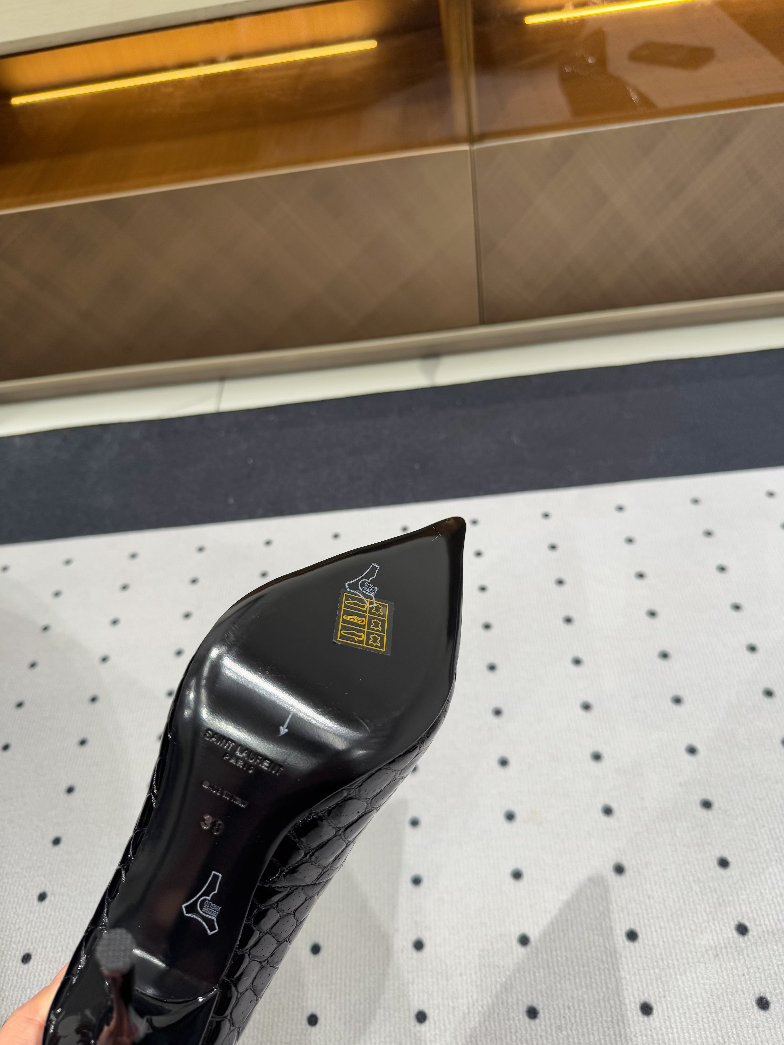 NORMA PUMPS IN BLACK CROCODILE PATTERN SHEEPSKIN