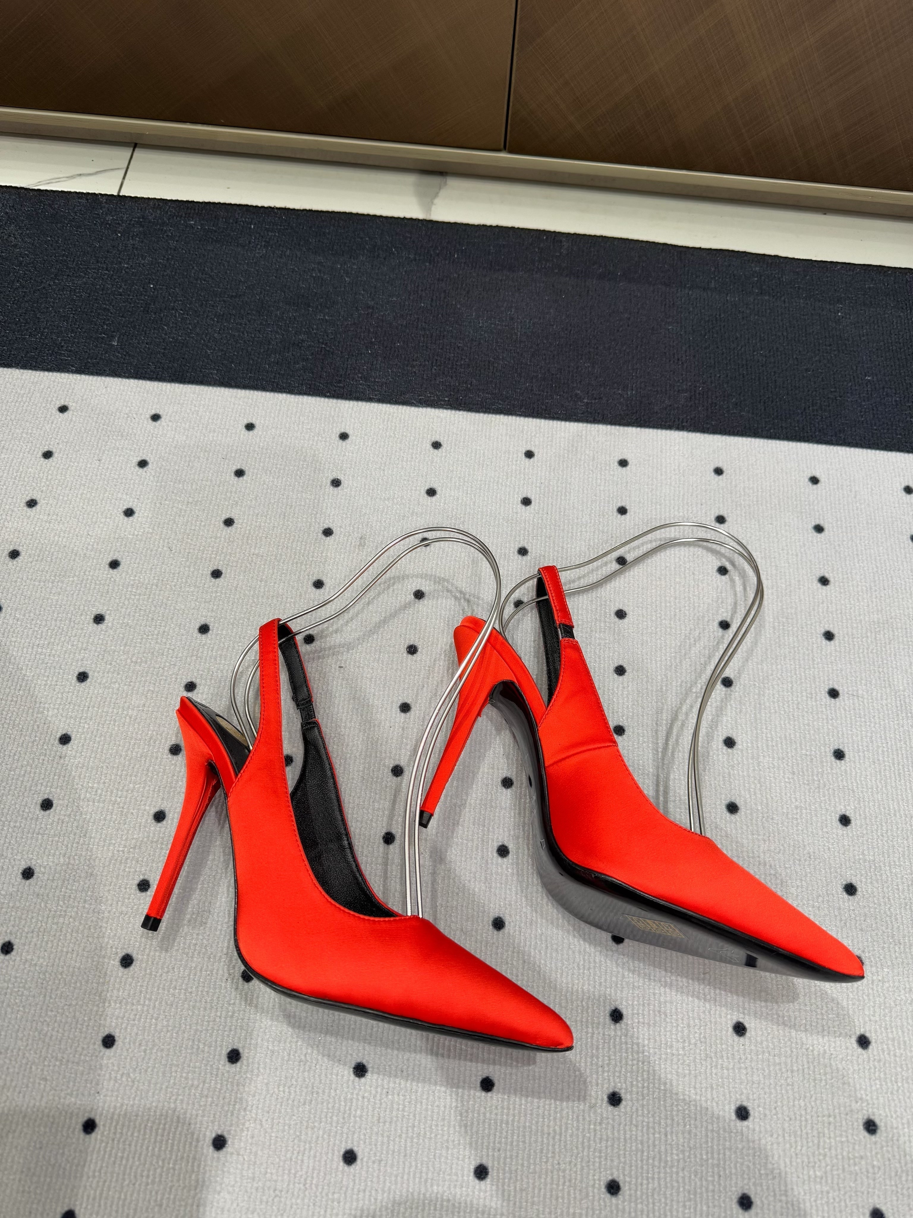 L'ENTRACTE SLINGBACK PUMPS IN RED SATIN