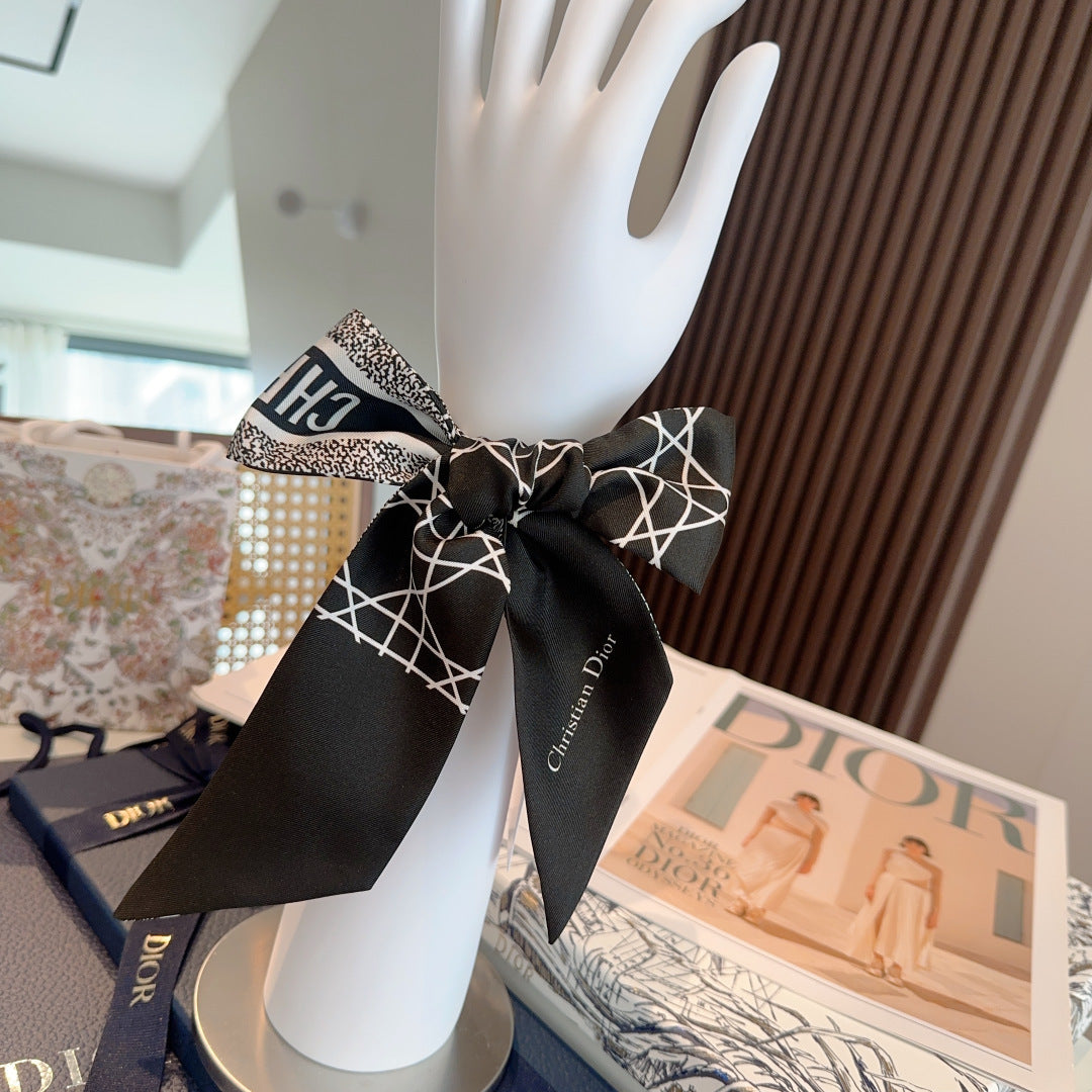 CC  Twilly Mini Scarf 120cm Black Mulberry Silk 945731