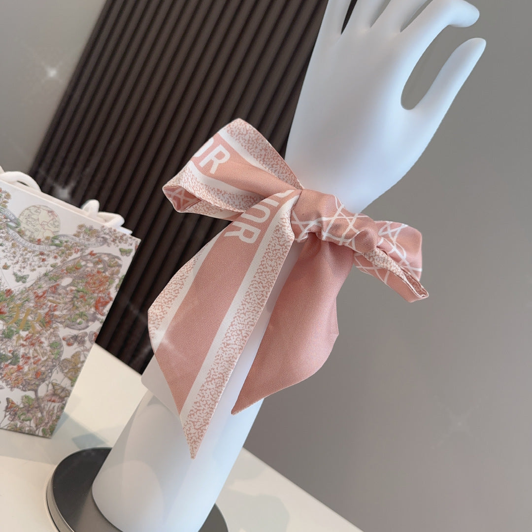 CC  Twilly Mini Scarf 120cm Light Pink Mulberry Silk 945733