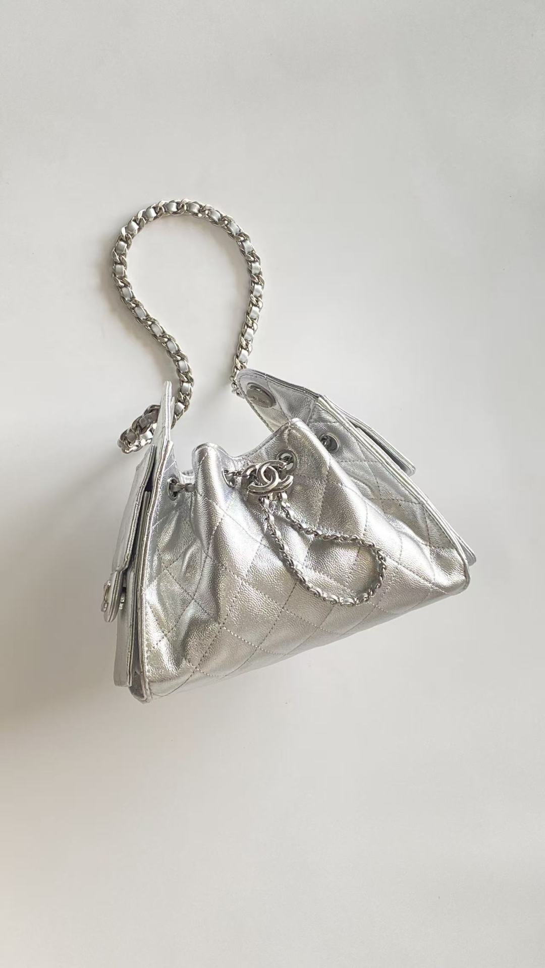 CC 2025 Hobo Bag Silver 22cm Metallic Grained Calfskin