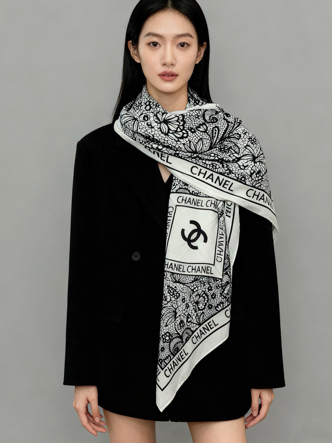 CC 25 Scarf 135cm White  Black Cashmere Mulberry Silk 965404