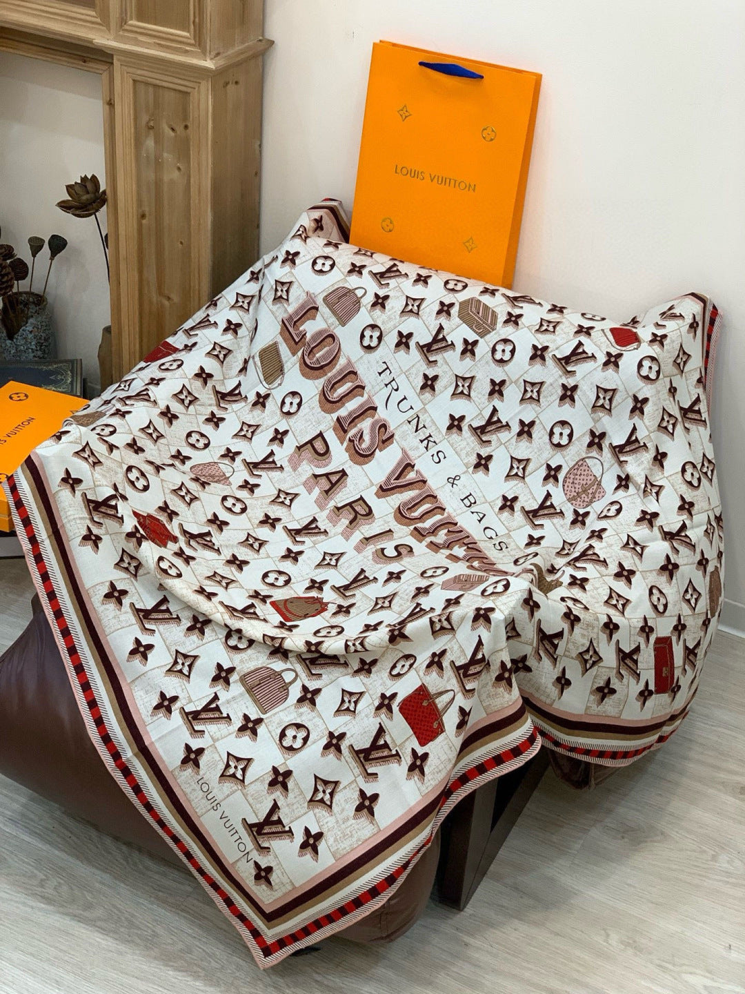 LV Double-Sided Shawl Scarf 135cm Black Red Cashmere 968796