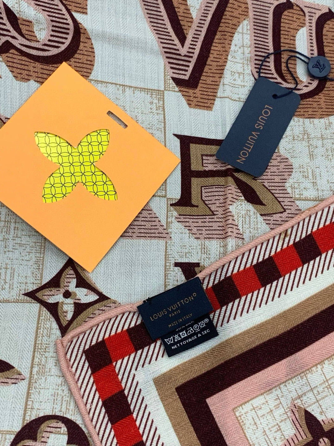 LV Double-Sided Shawl Scarf 135cm Black Red Cashmere 968796