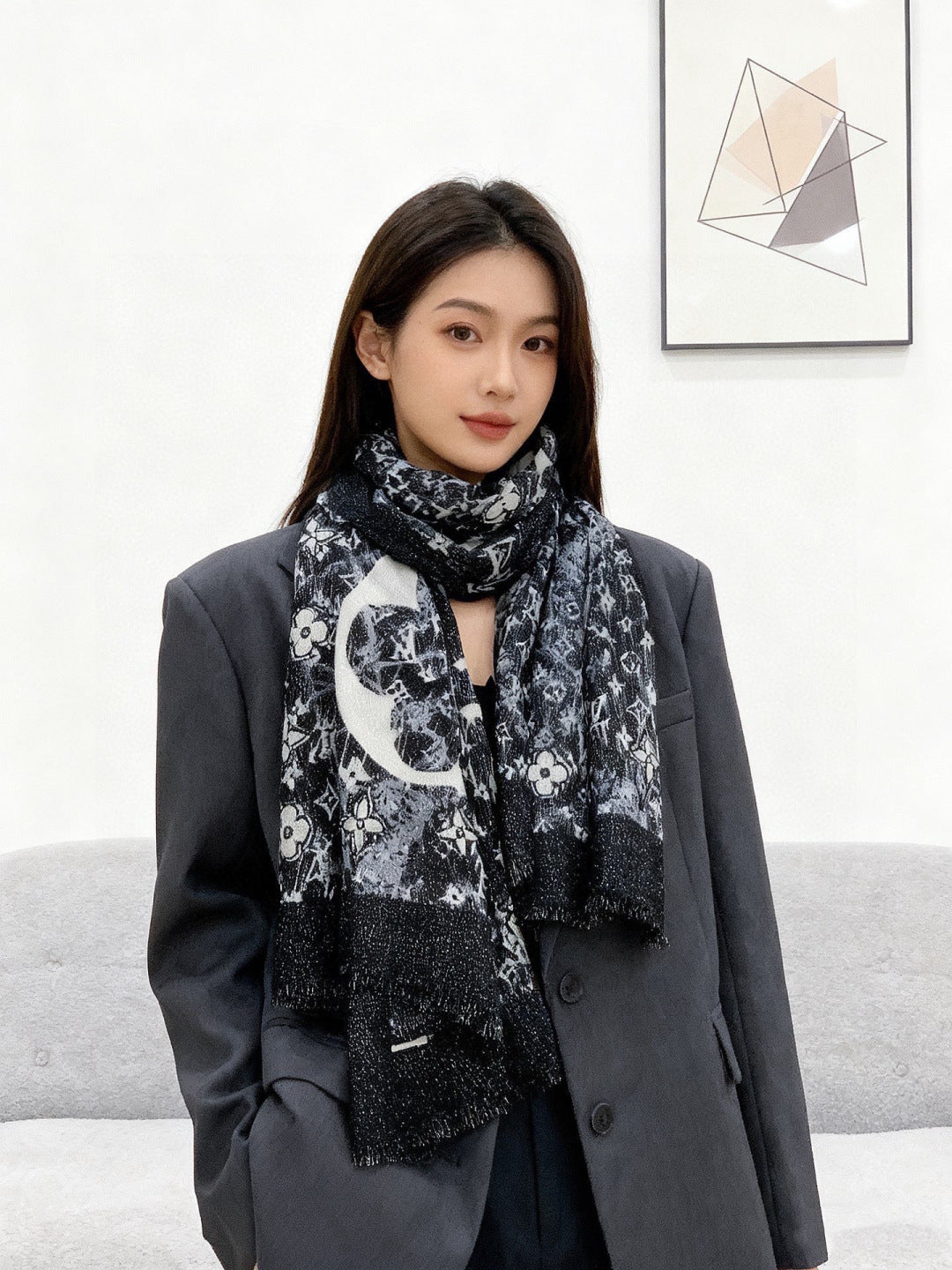 LV Shiny Silver Scarf 200cm Black White Cashmere 969182