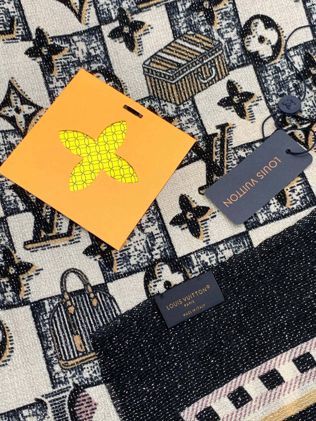 LV Monogram Scarf 200cm Black White Cashmere 969186