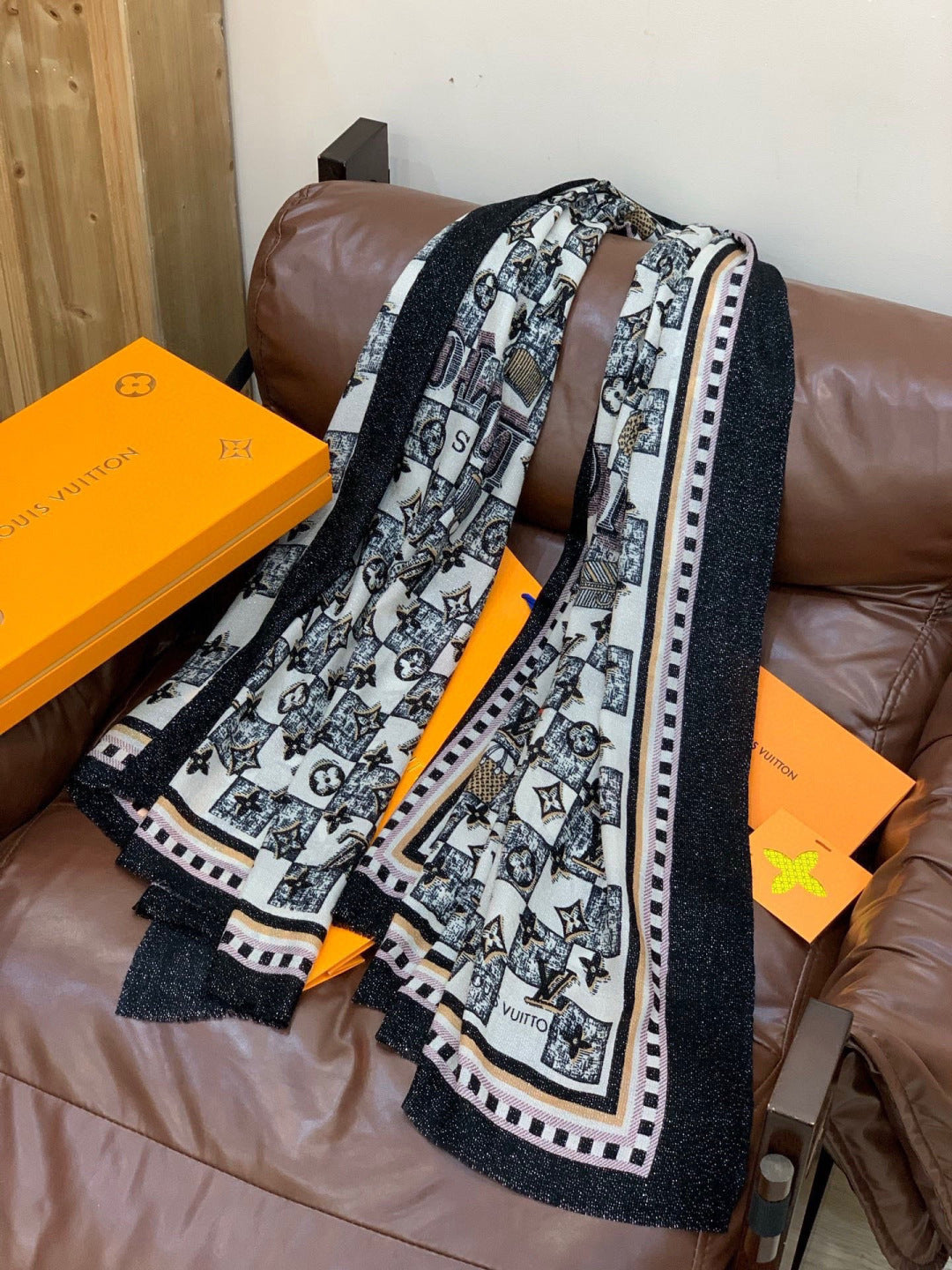 LV Monogram Scarf 200cm Black White Cashmere 969186