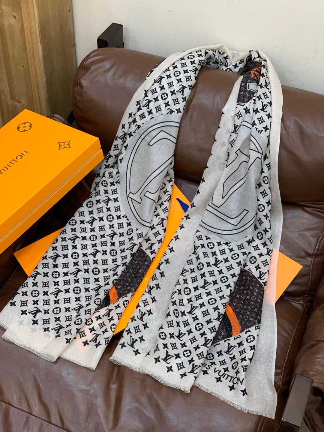 LV Monogram Scarf 200cm White Black Cashmere 969189