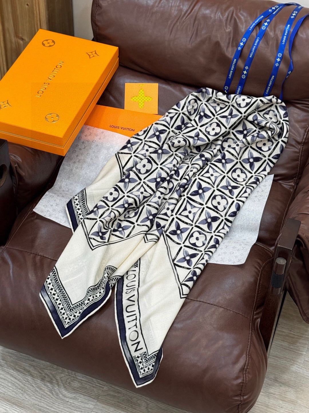 LV Velvet Square Scarf 135cm Black White Cashmere 970941