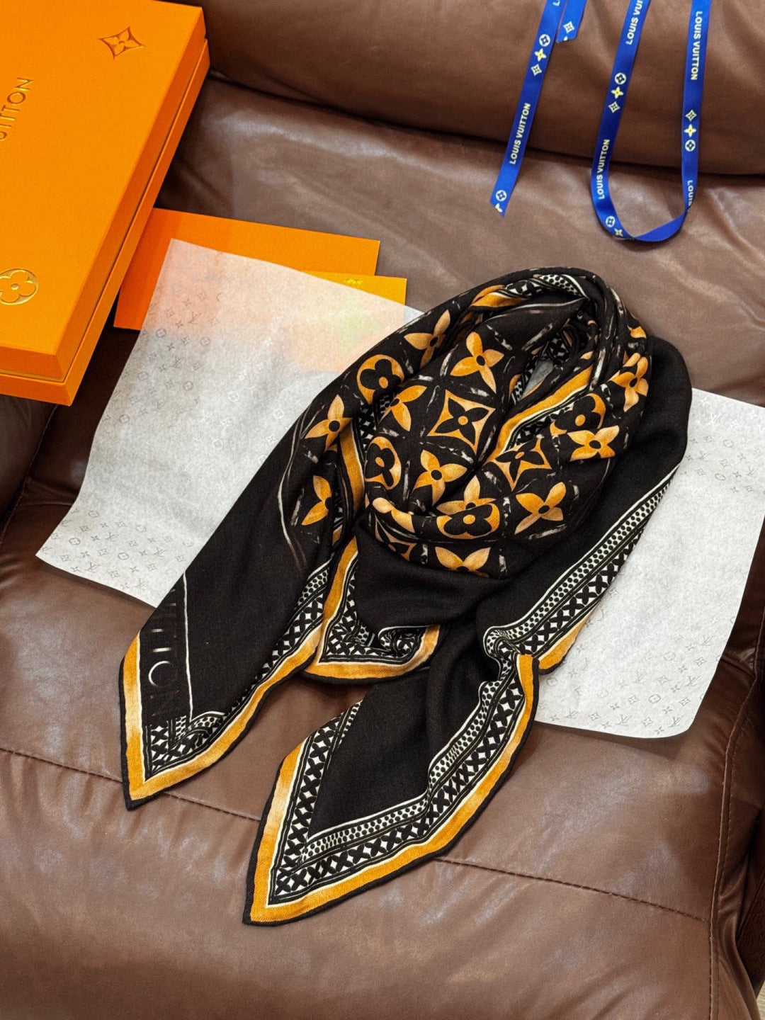 LV Velvet Square Scarf 135cm Black Beige Cashmere 970942