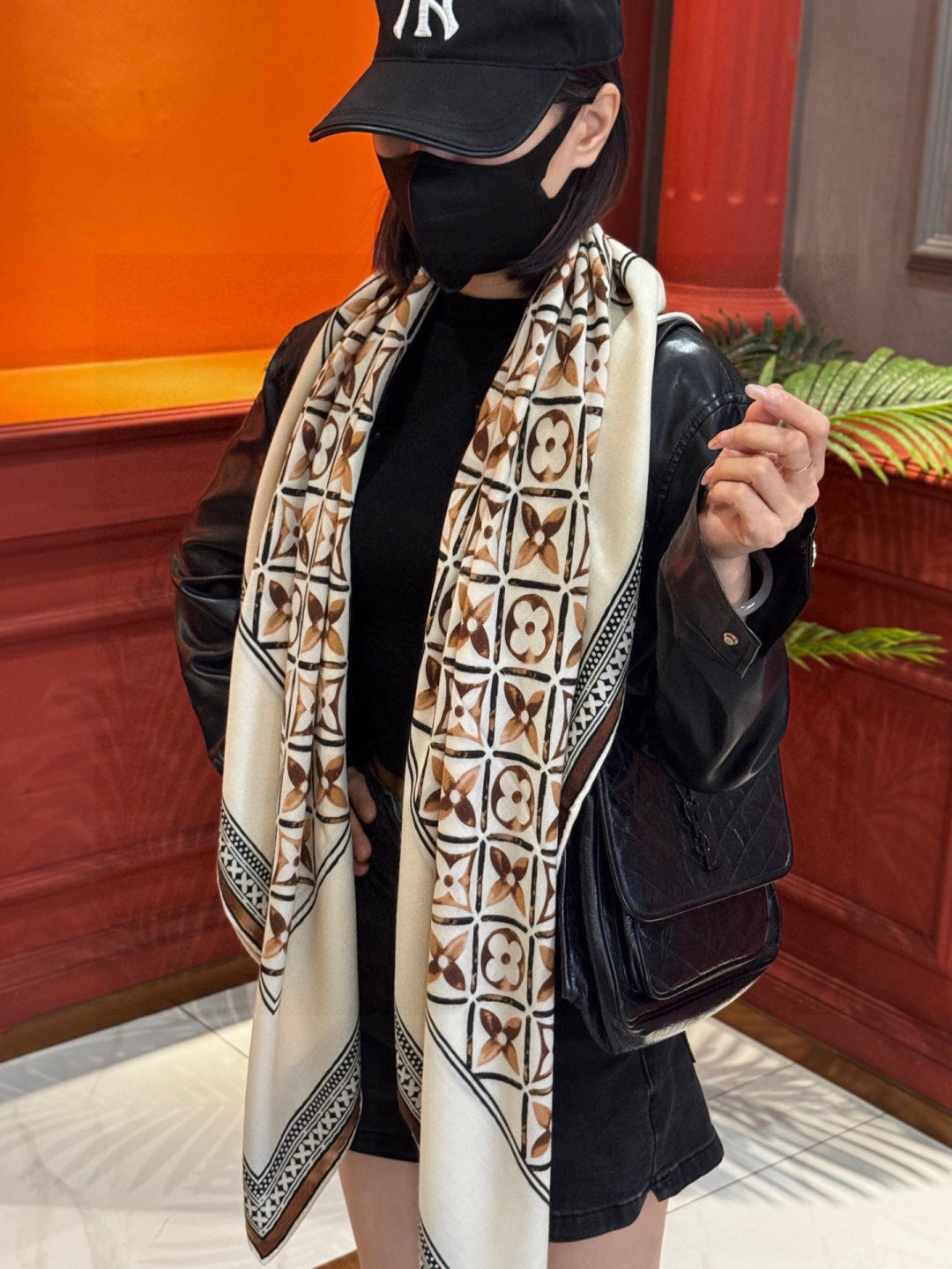 LV Velvet Square Scarf 135cm White Black Beige Cashmere 970943