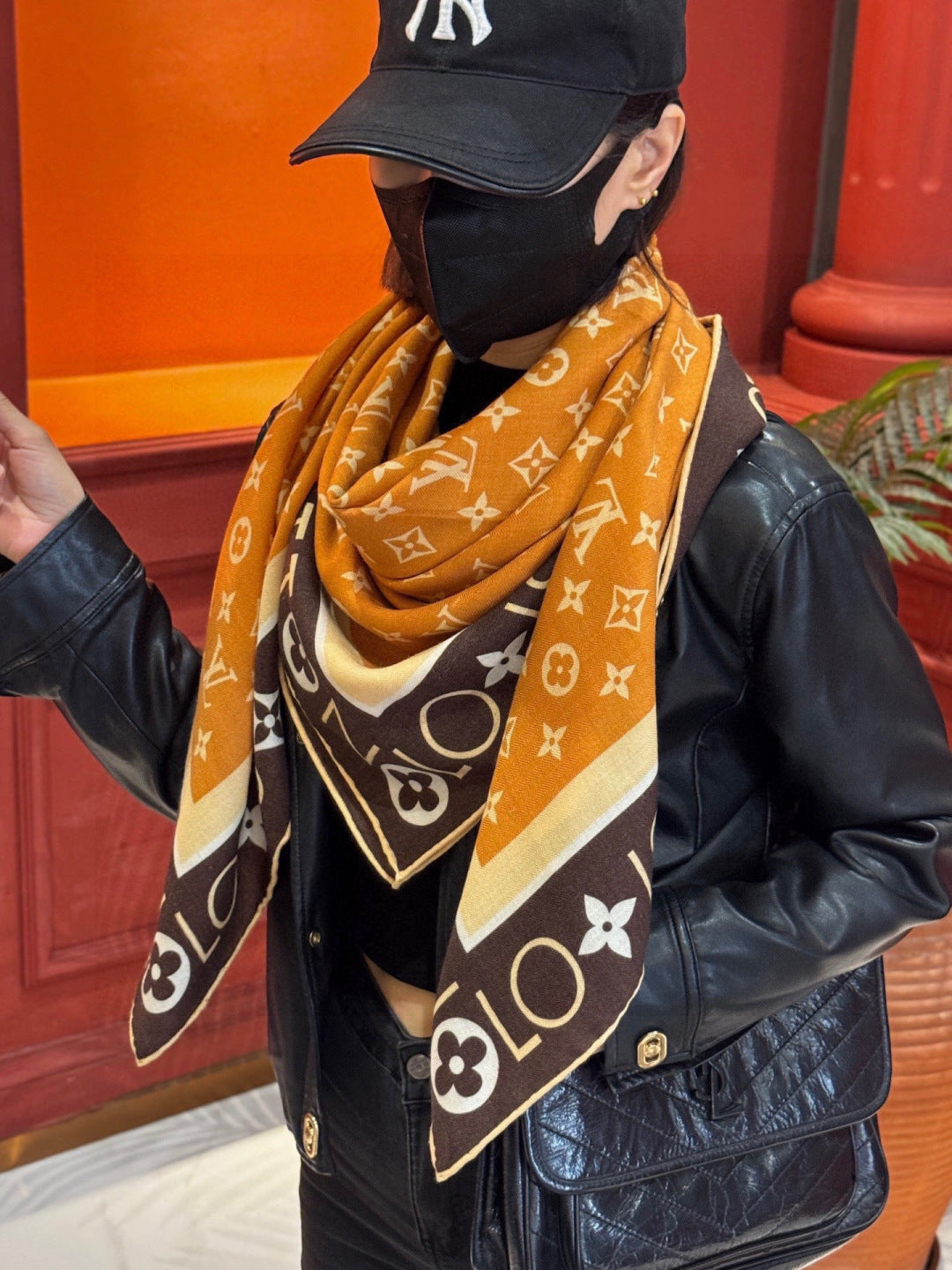 LV Velvet Square Scarf 135cm Camel Black Cashmere 970945