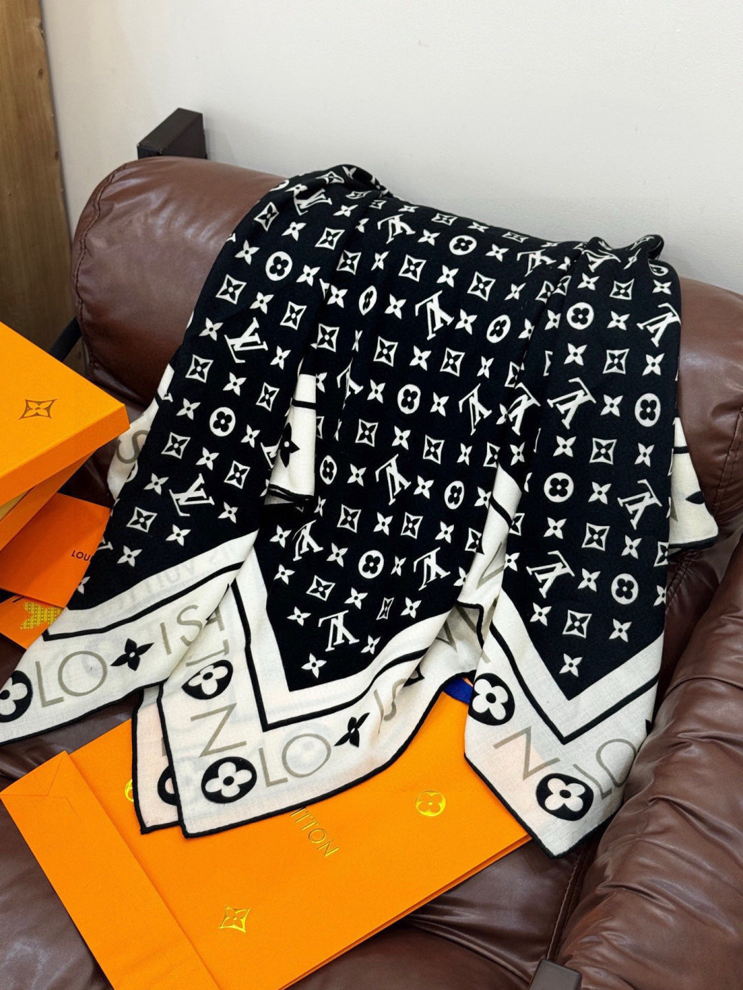 LV Velvet Square Scarf 135cm Black White Cashmere 970946