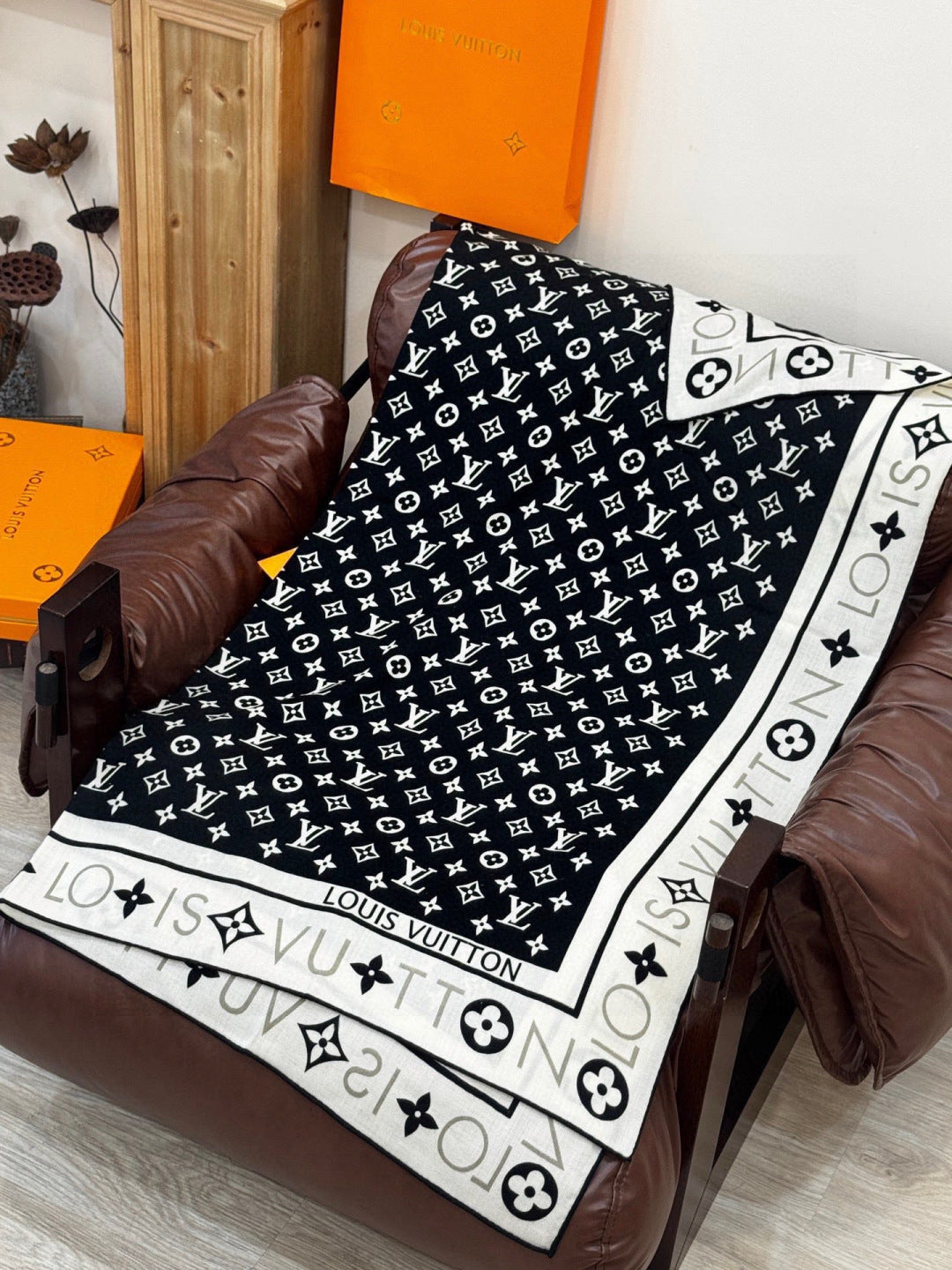 LV Velvet Square Scarf 135cm Black White Cashmere 970946