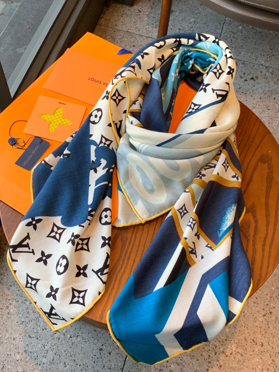 LV Scarf 135cm White Blue Cashmere Mulberry Silk 976761