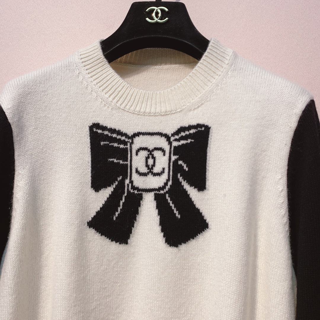 Chanel 25 Bow Sweater Black White Wool 317422