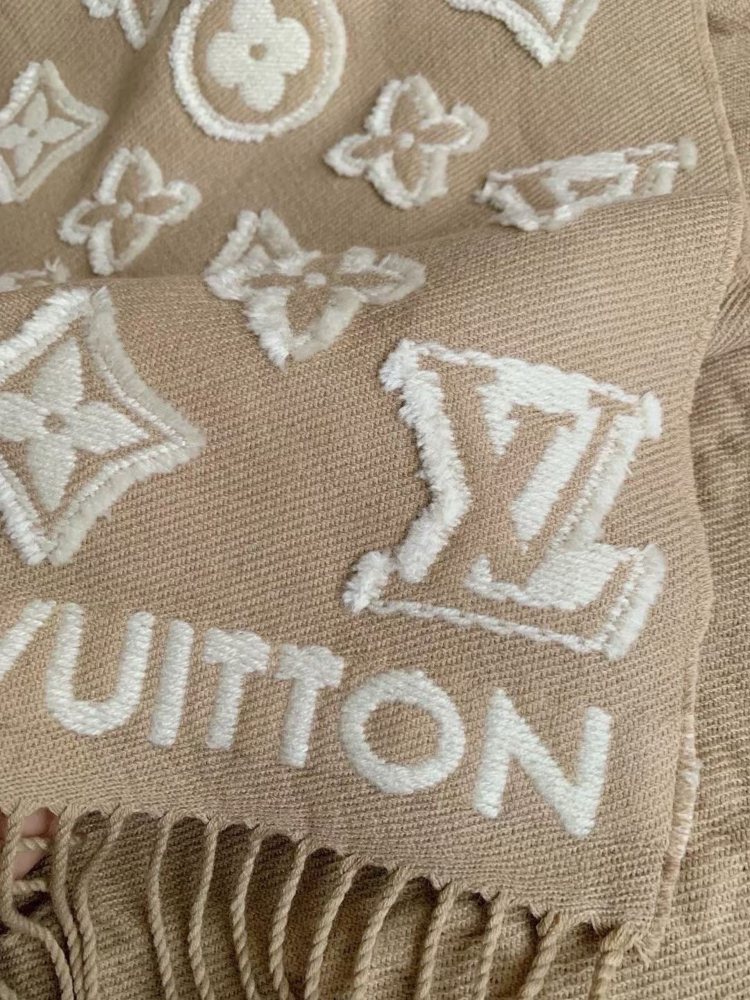 LV 3D Scarf 220cm Beige White Cashmere 973416