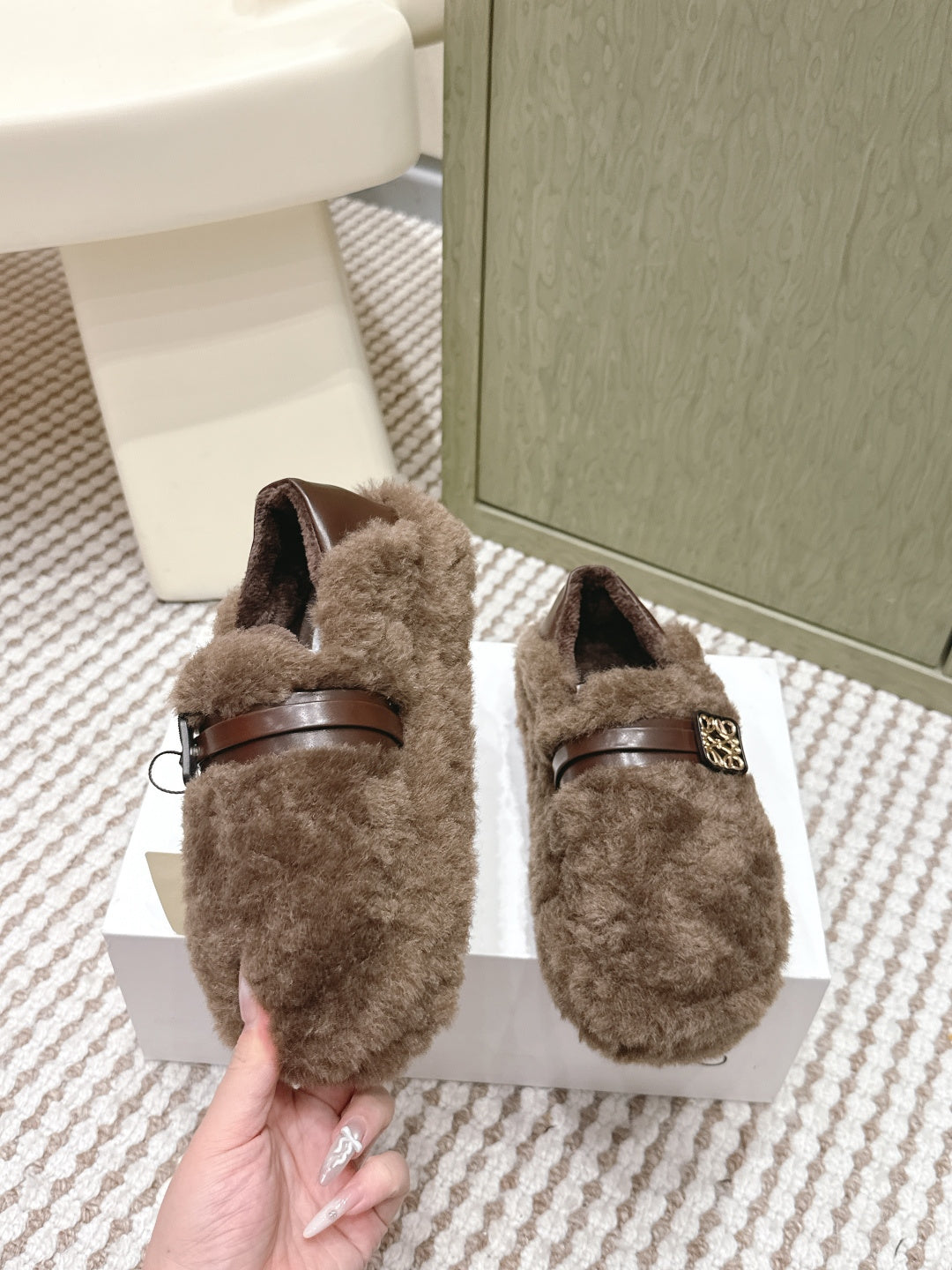 Loewe 2025 Slipper With A Buckle Strap Brown Fur Leather 556054