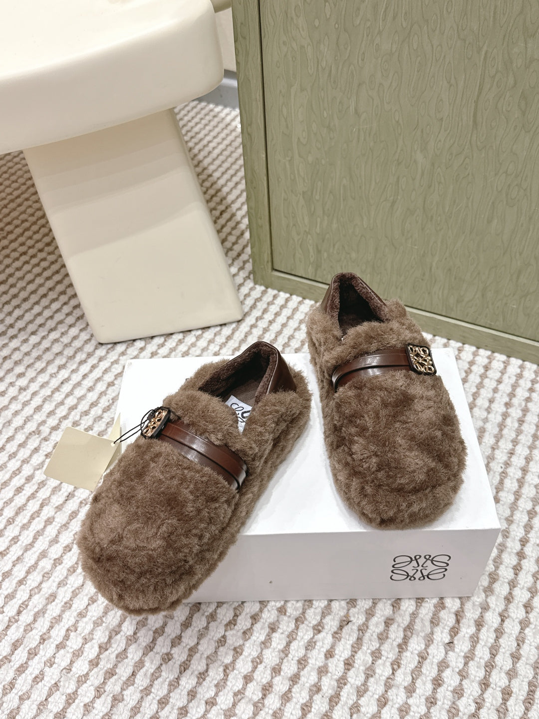 Loewe 2025 Slipper With A Buckle Strap Brown Fur Leather 556054