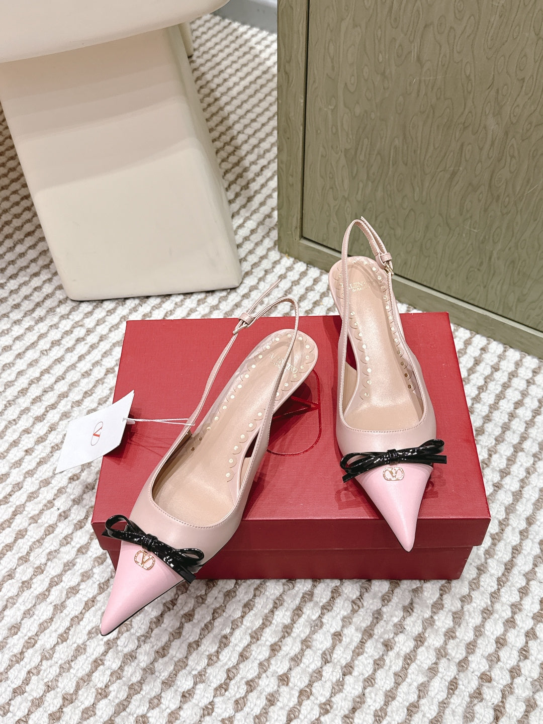 VT 26s Slingback 45 White Pink Calfskin 612240