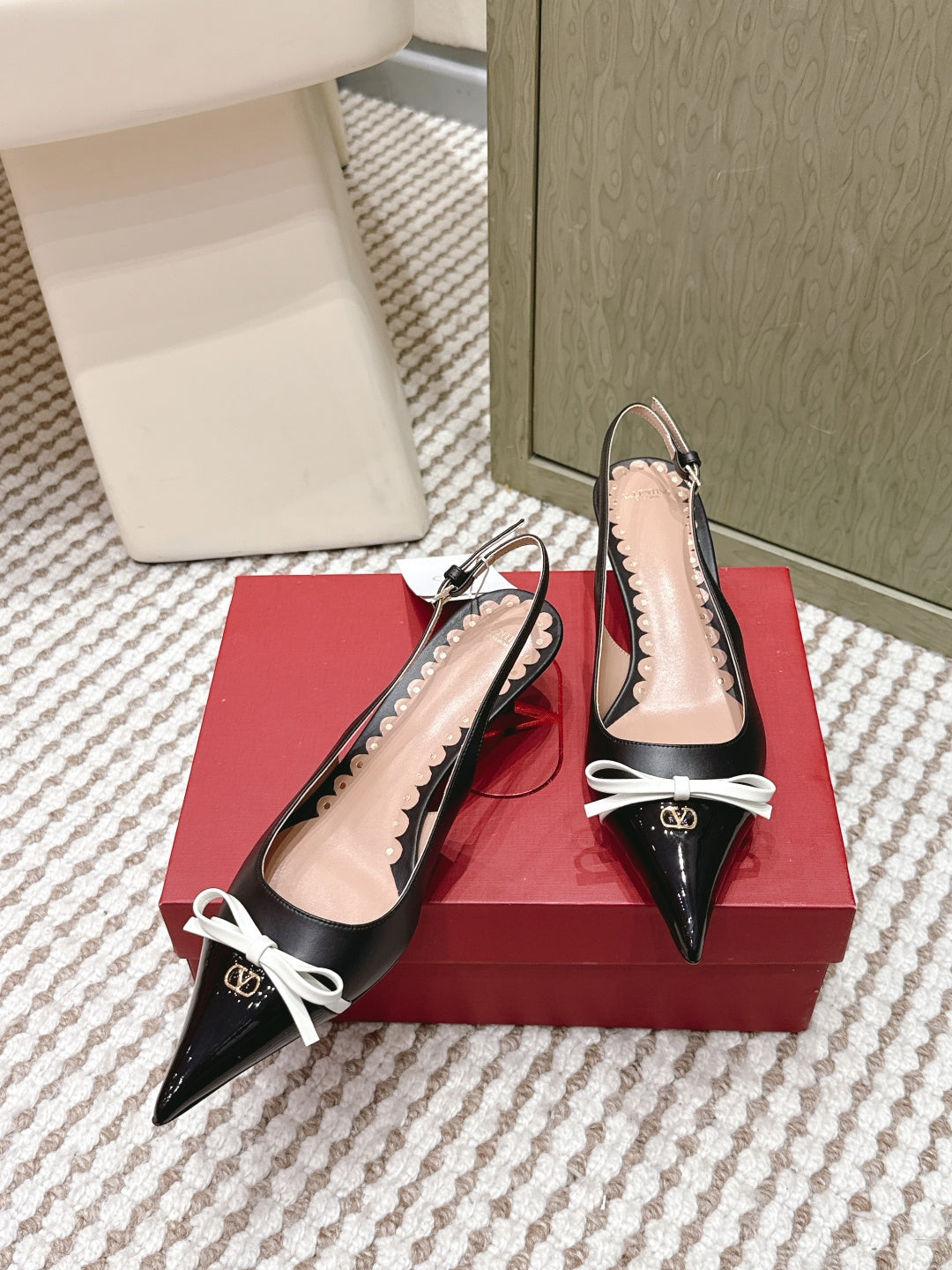 VT 26s Slingback 45 Black Patent Calfskin 612241
