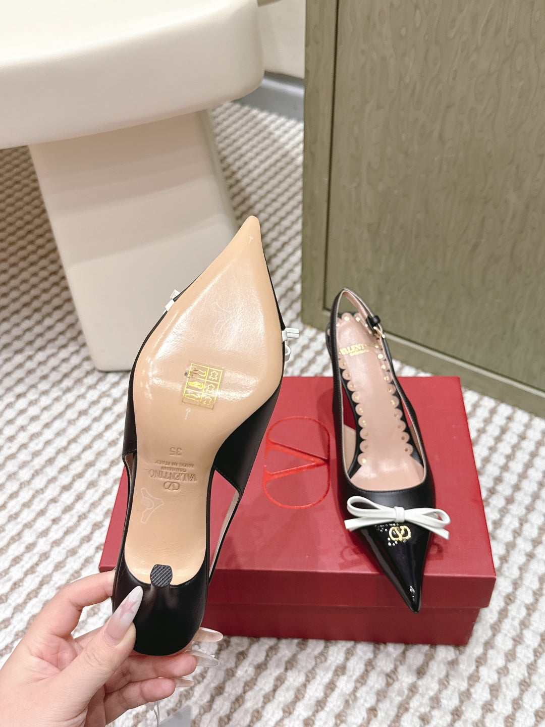 VT 26s Slingback 70 Black Patent Calfskin 612246