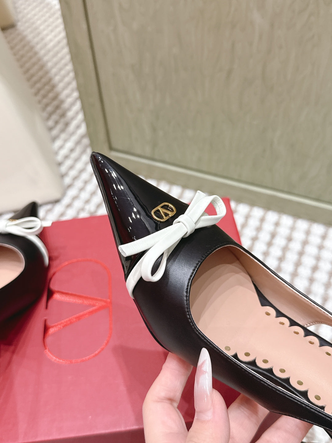 VT 26s Slingback 70 Black Patent Calfskin 612246