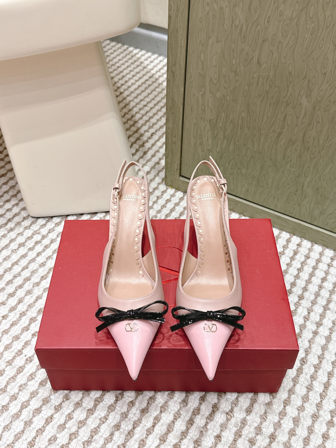 VT 26s Slingback 70 Beige Pink Patent Calfskin 612247