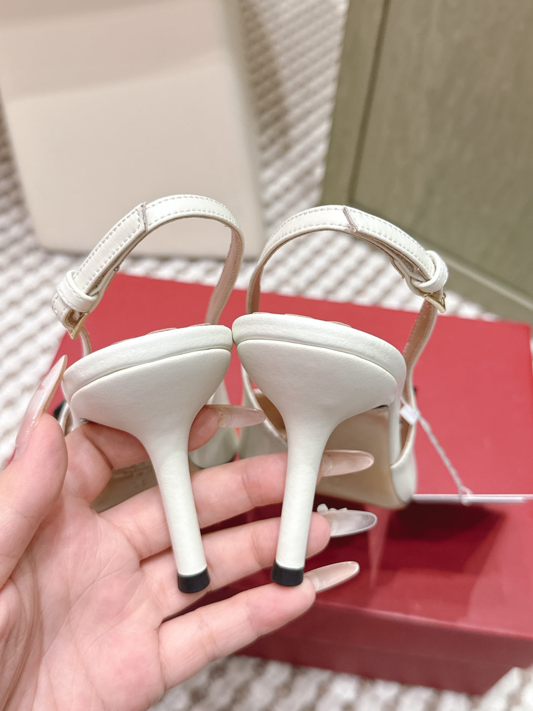 VT 26s Slingback 70 White Patent Calfskin 612248