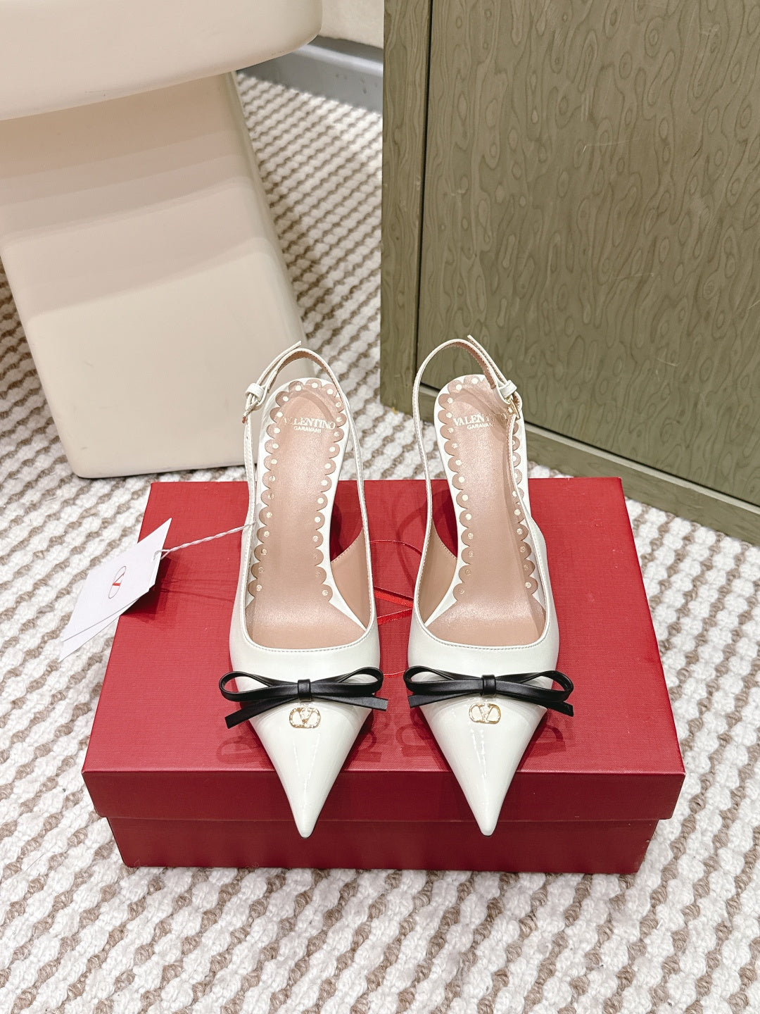 VT 26s Slingback 70 White Patent Calfskin 612248