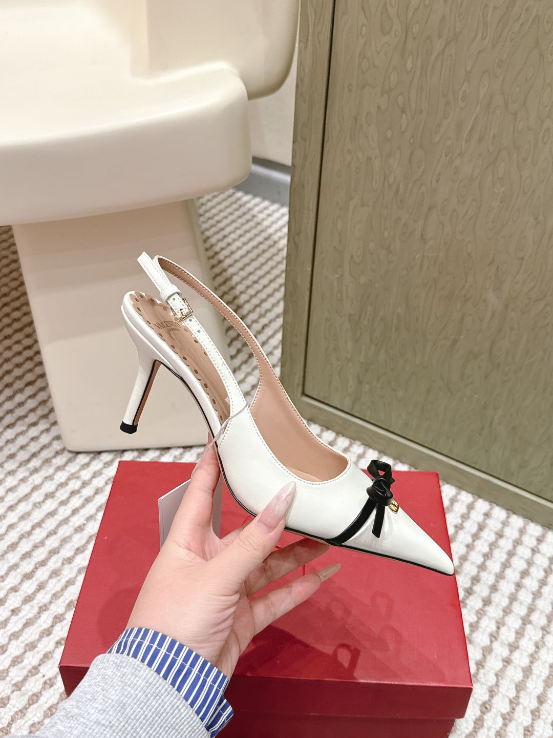 VT 26s Slingback 70 White Patent Calfskin 612248