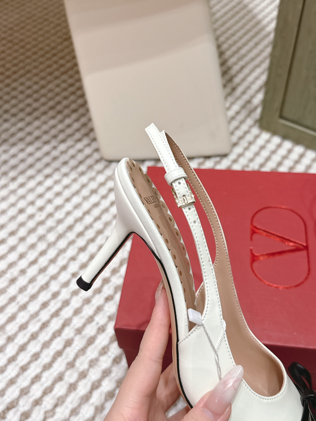 VT 26s Slingback 70 White Patent Calfskin 612248