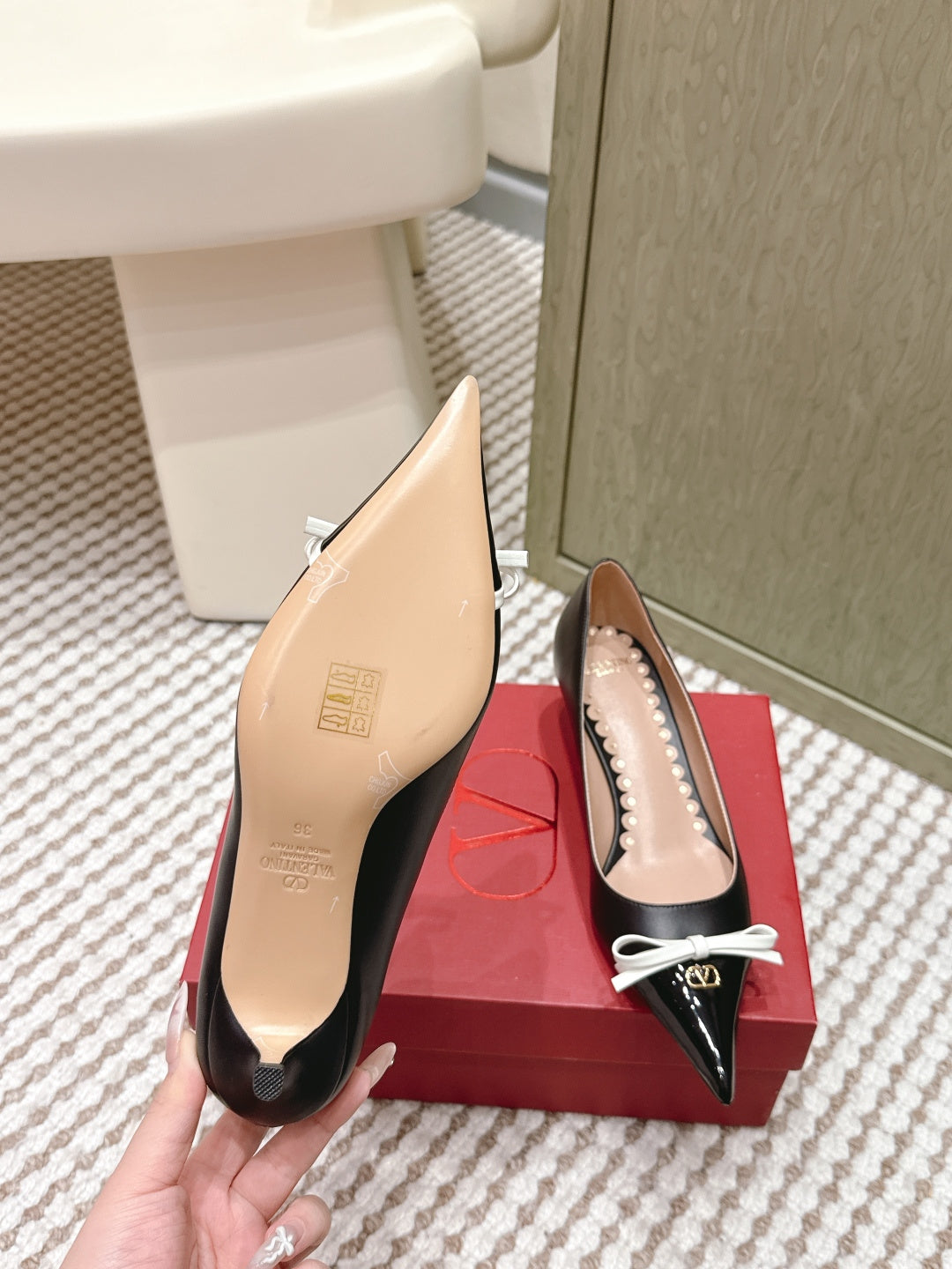 VT 26s Pump 45 White Genuine Leather 612251