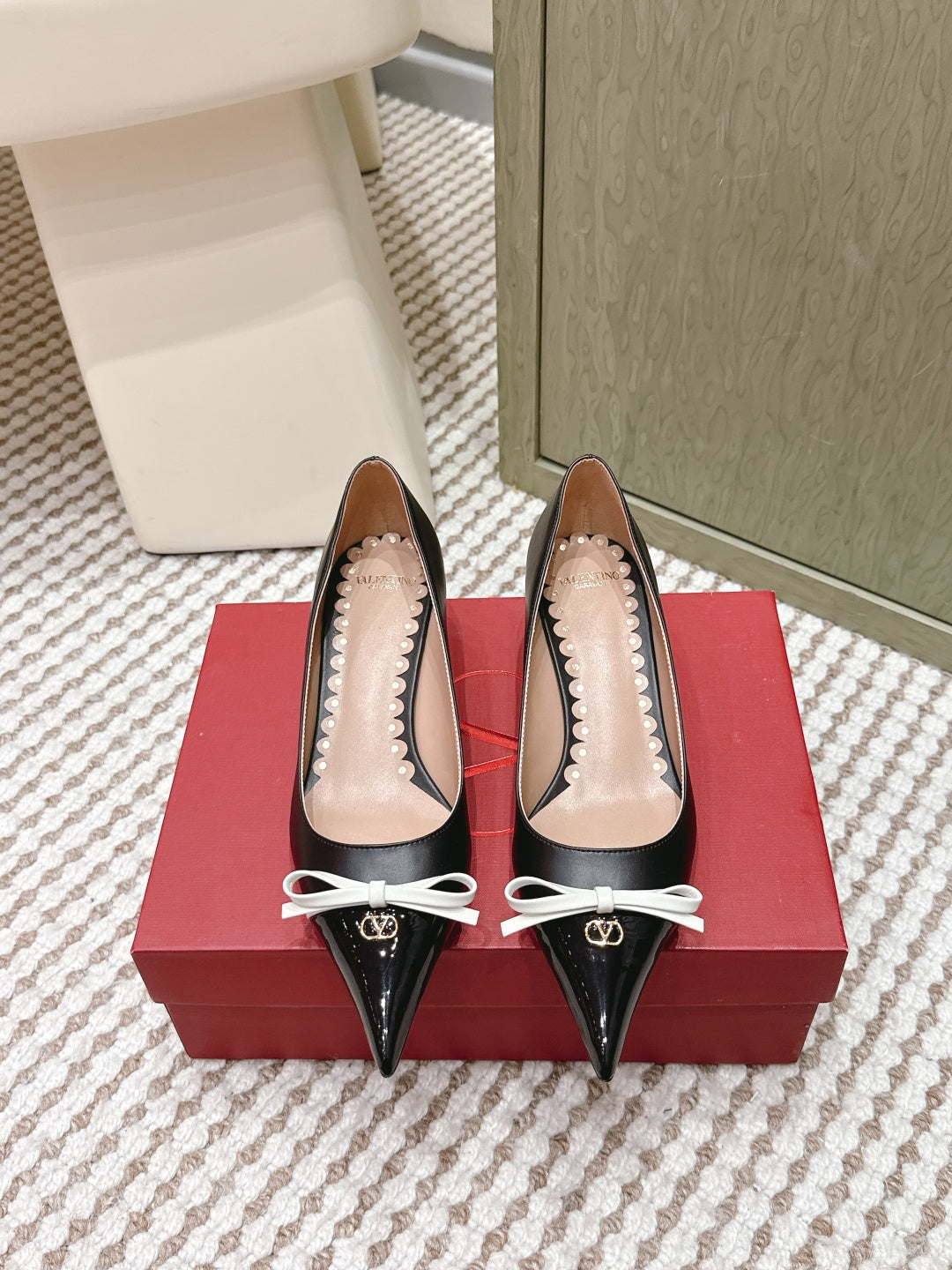 VT 26s Pump 45 White Genuine Leather 612251