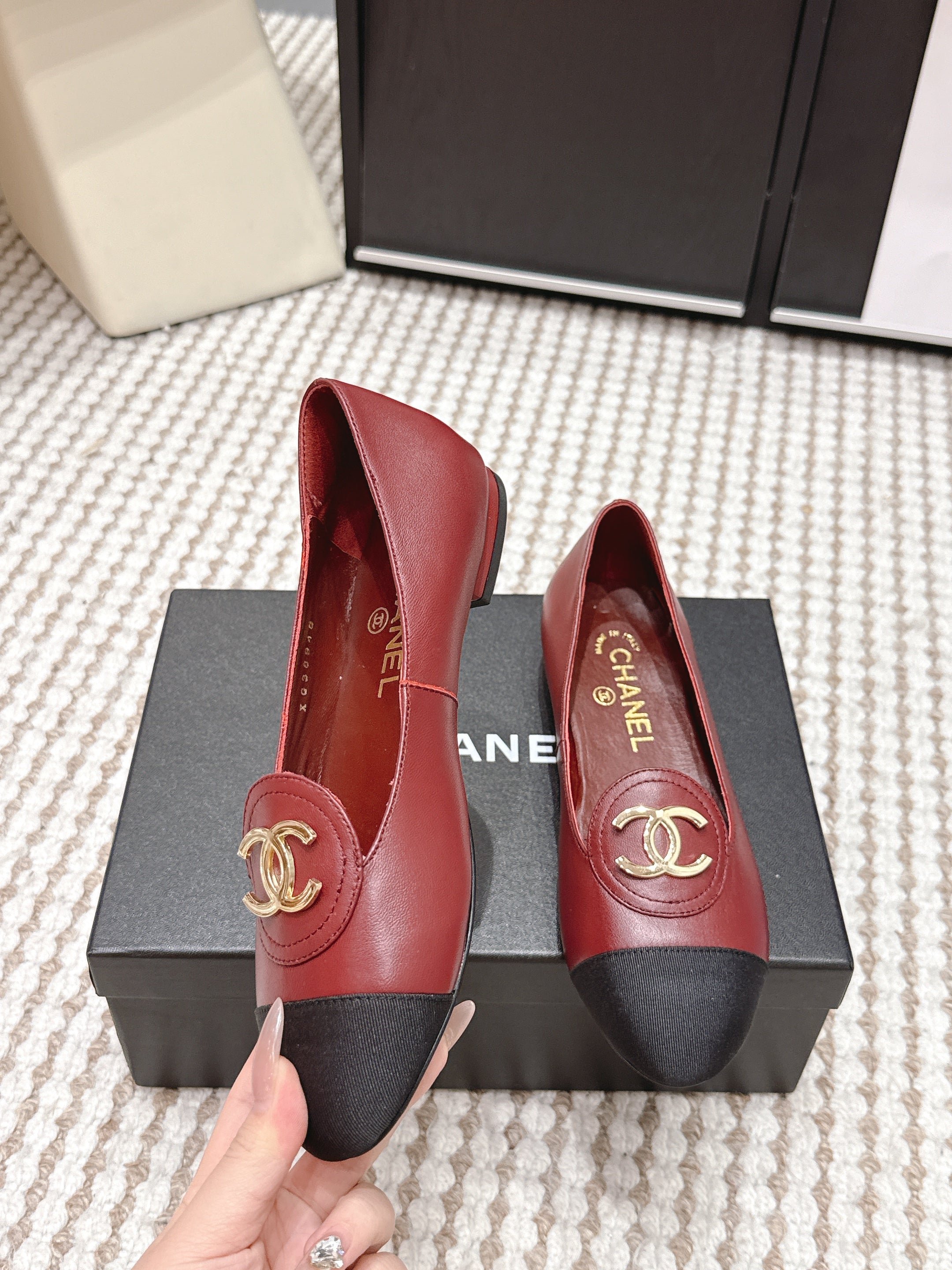 CC 26s Slip-on Flat Burgundy Black Calfskin 632342