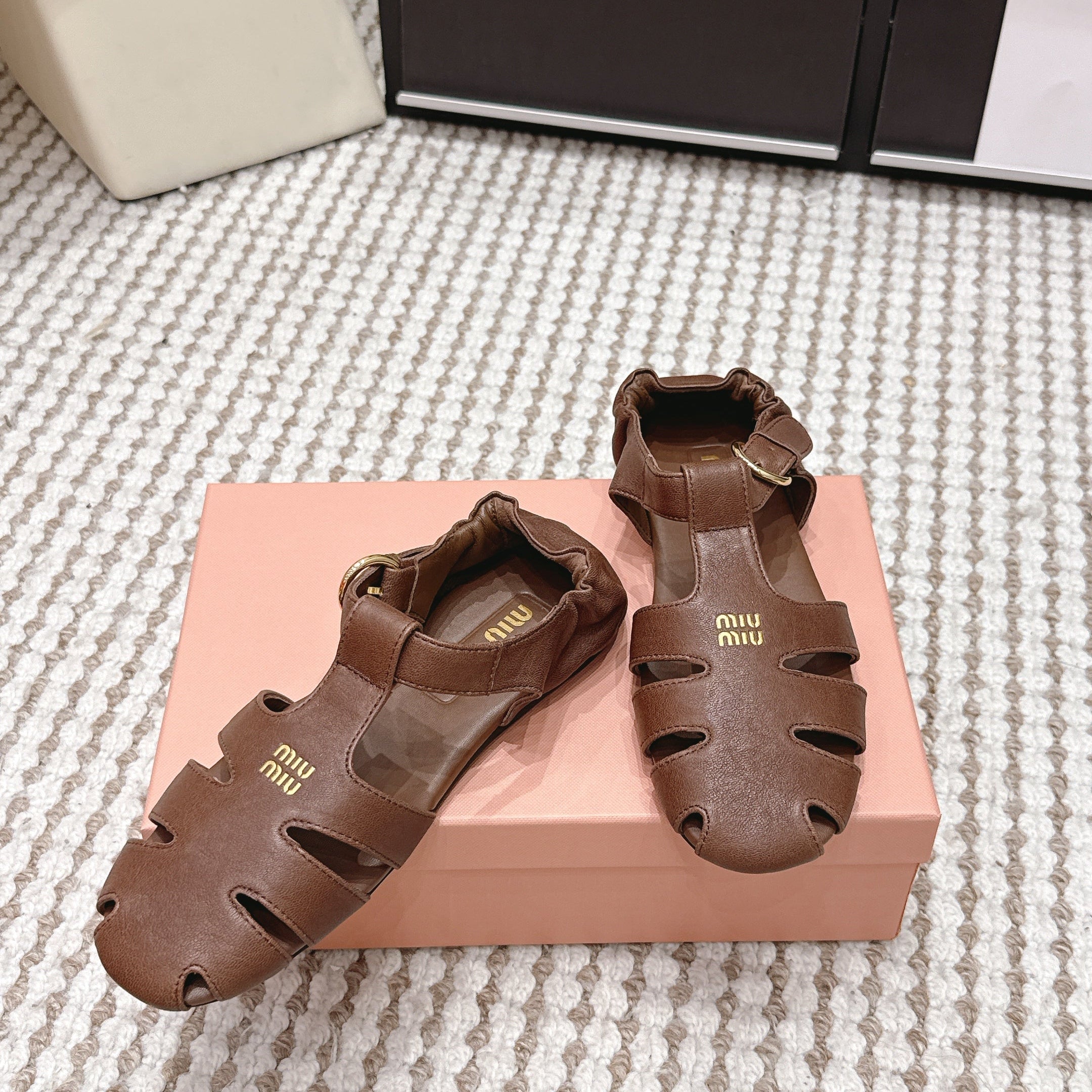 MIU 26 Roman Sandals Brown Leather 632326