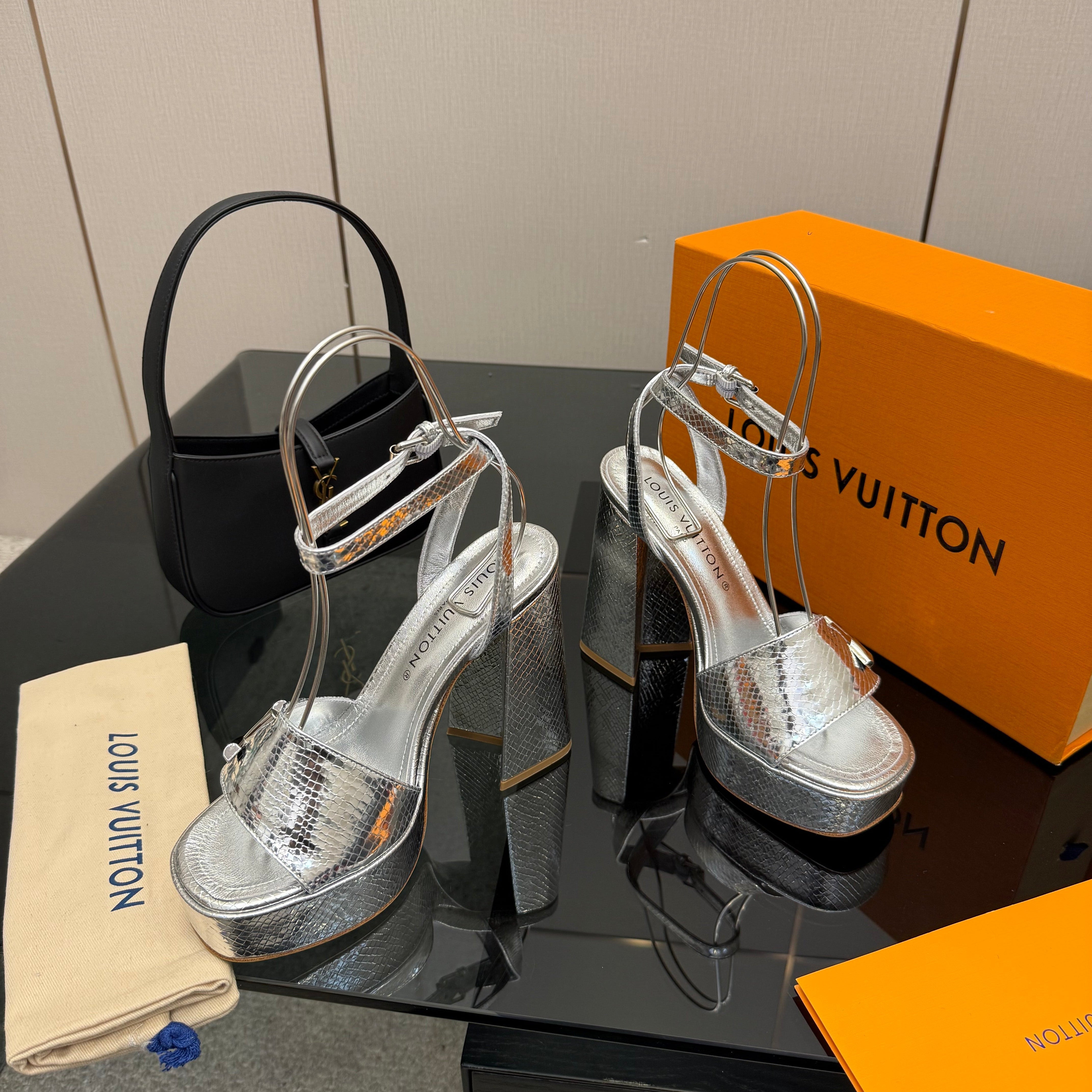 LV 26ss Platform Sandals 110 Metallic Silver Embossed Snakeskin Leather 629614