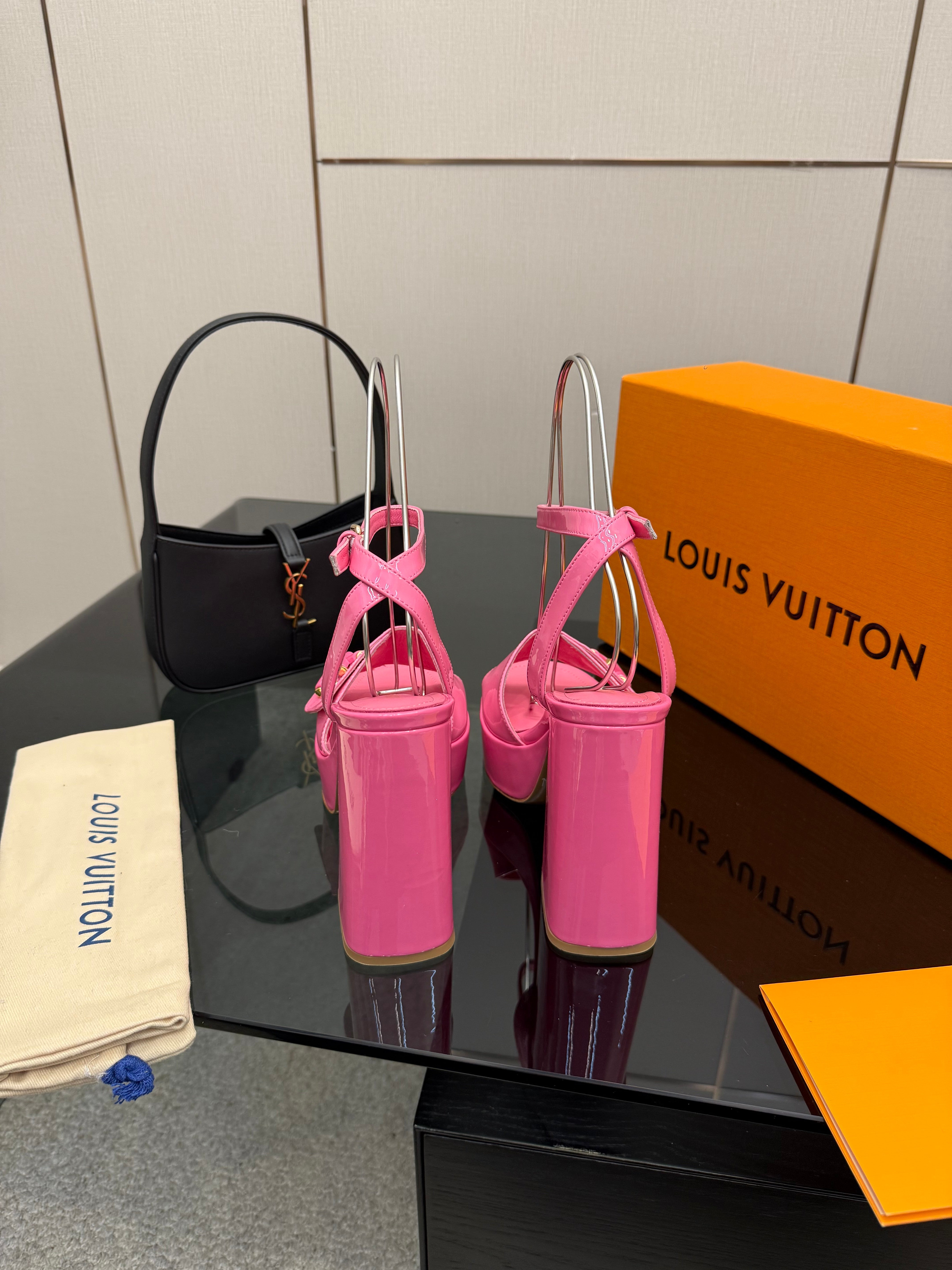 LV 26ss Platform Sandals 110 Pink Patent Leather 629617
