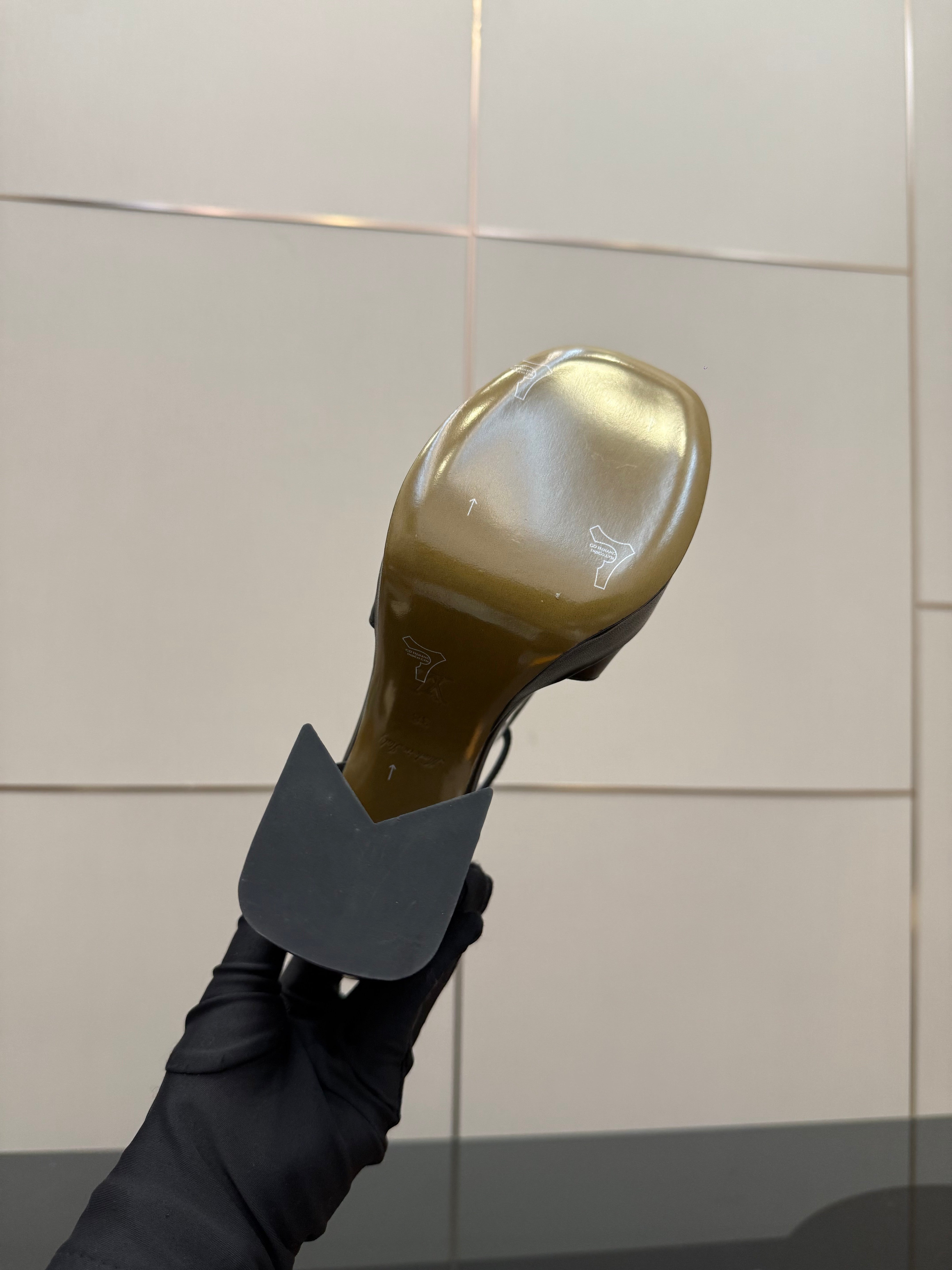 LV 26ss Platform Sandals 110 Black Leather 629619