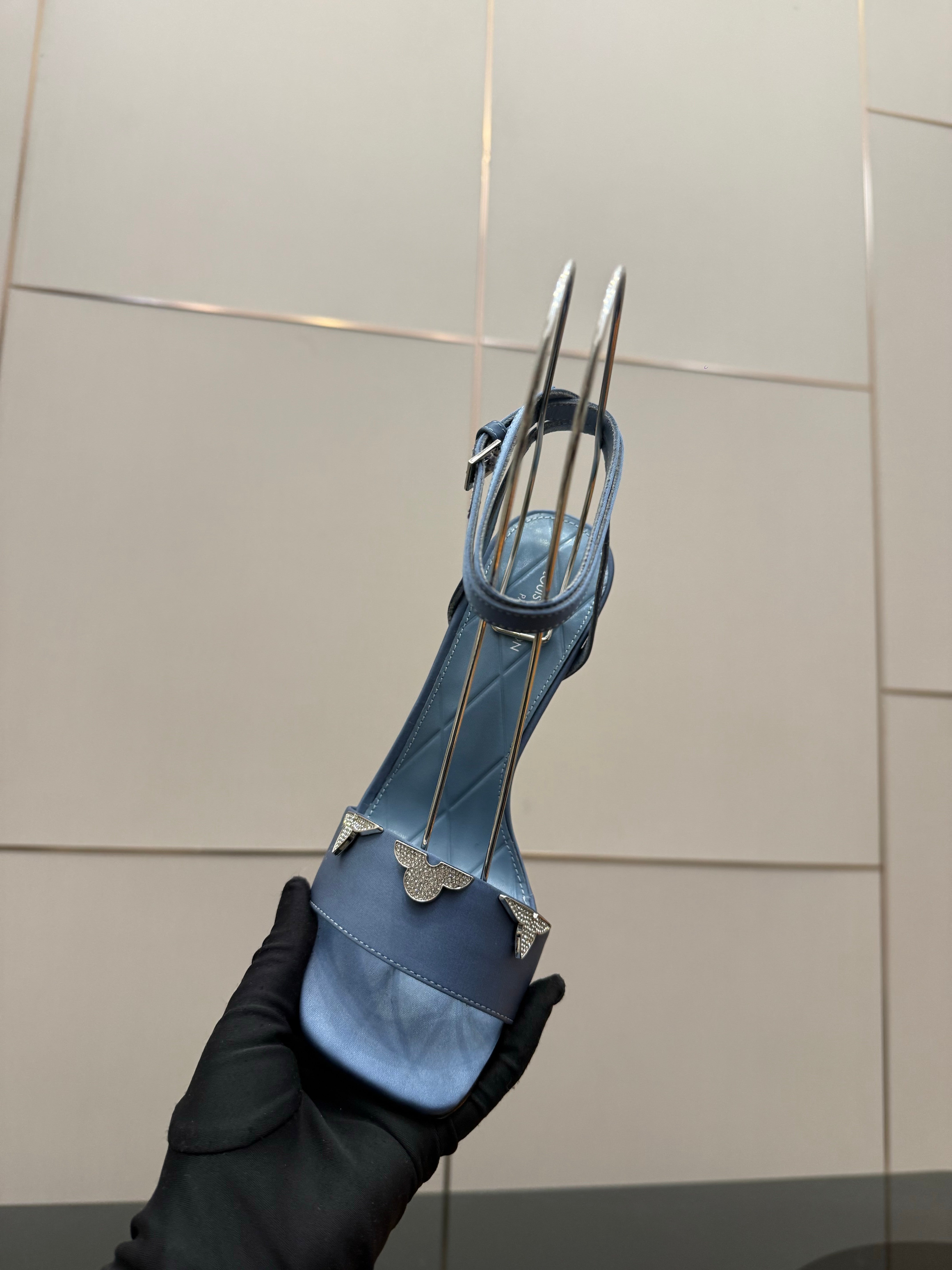 LV 26ss High Heeled Sandals 100 Light Blue Satin Leather 629623