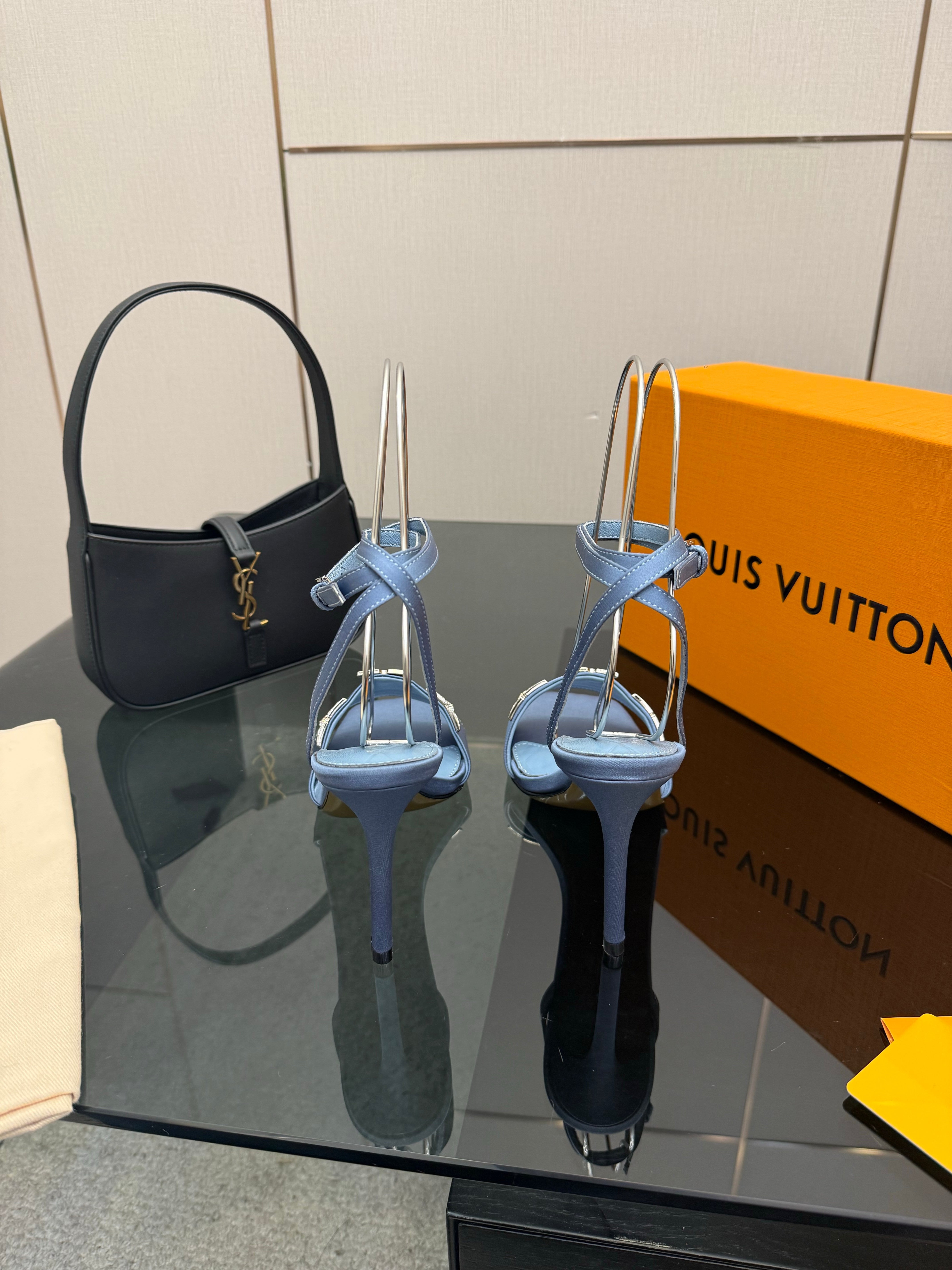 LV 26ss High Heeled Sandals 100 Light Blue Satin Leather 629623