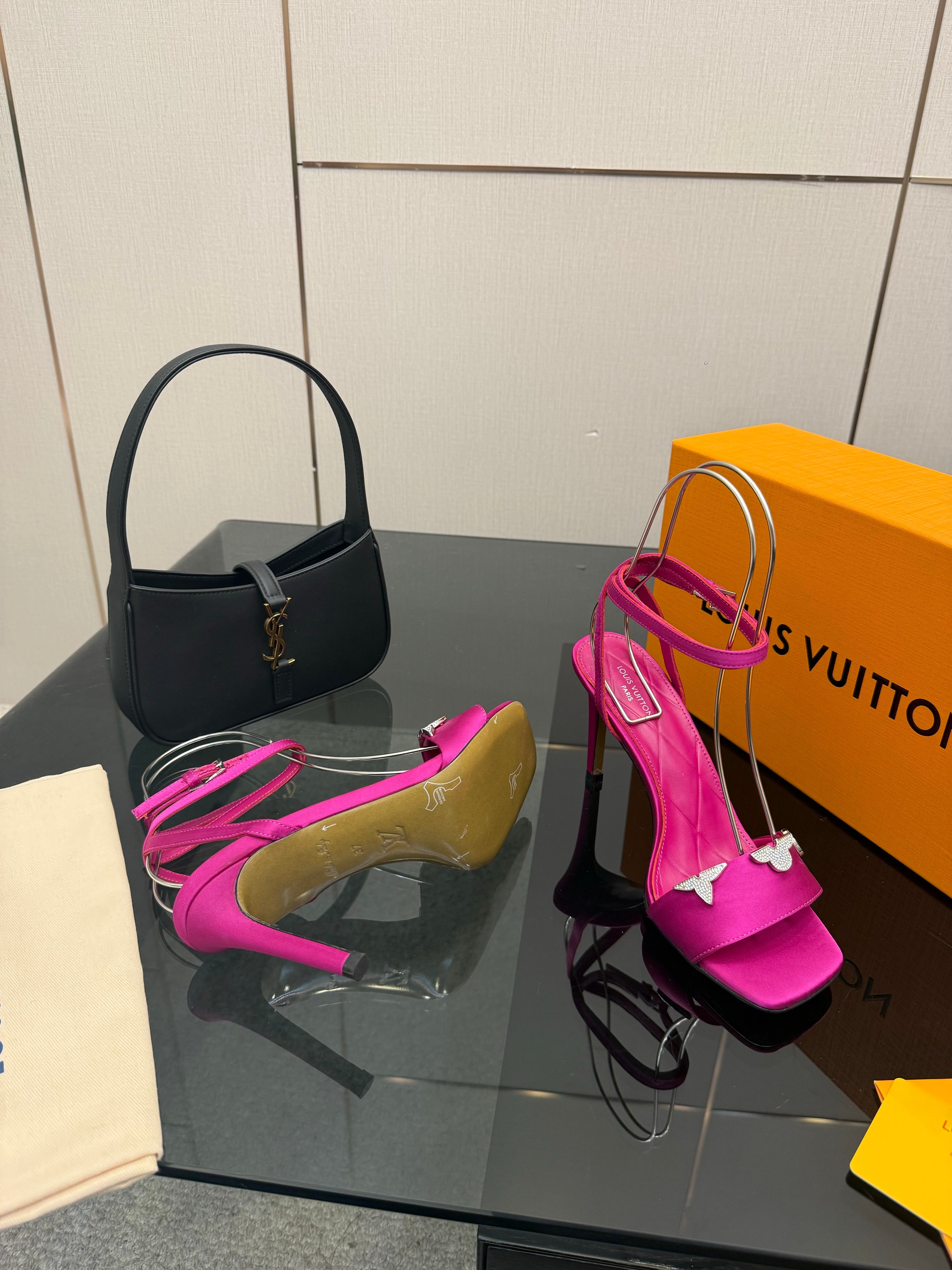 LV 26ss High Heeled Sandals 100 Fuchsia Pink Satin Leather 629625