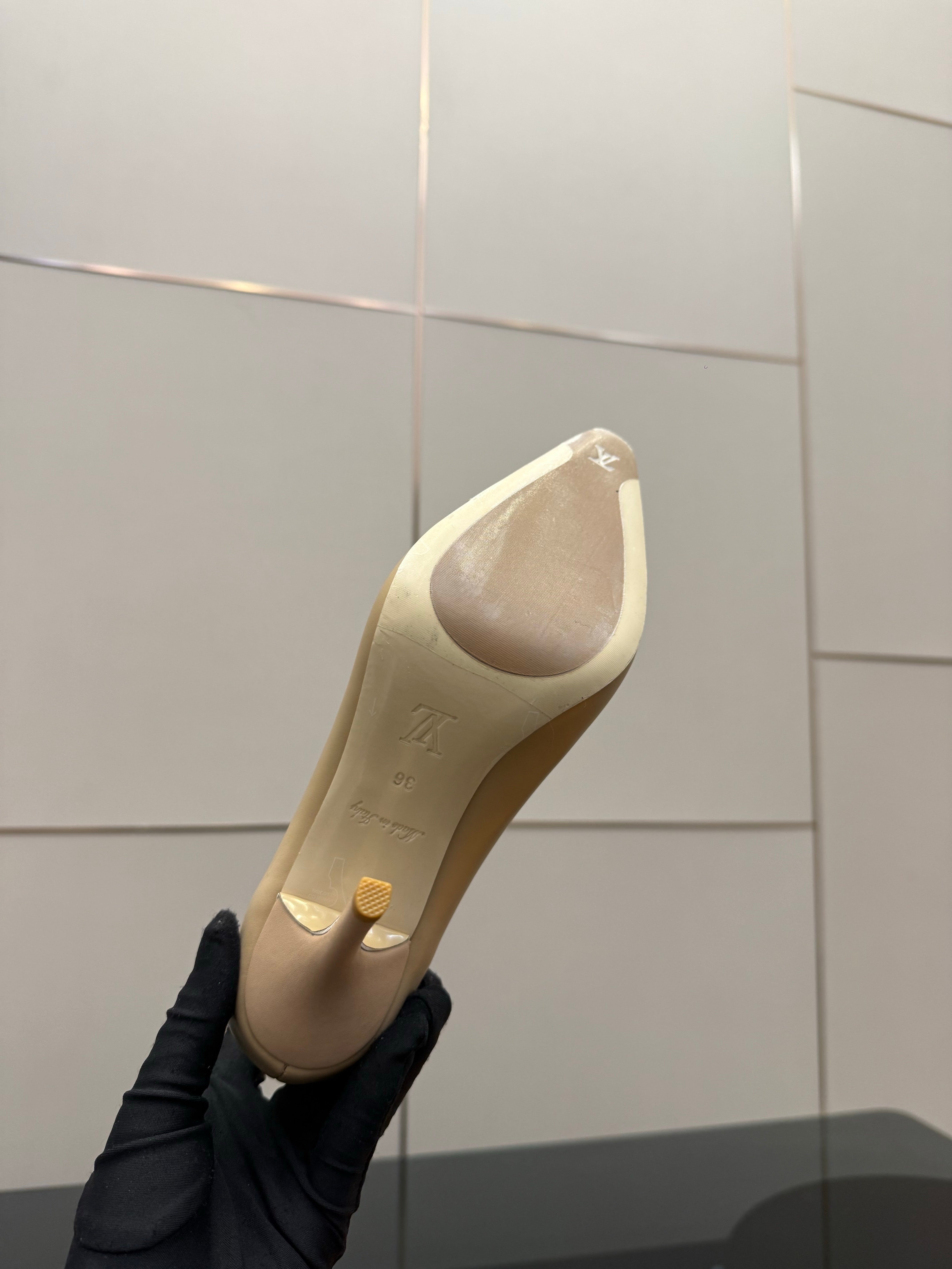 LV 26ss Heel Pump 90 Beige Patent Leather 629628