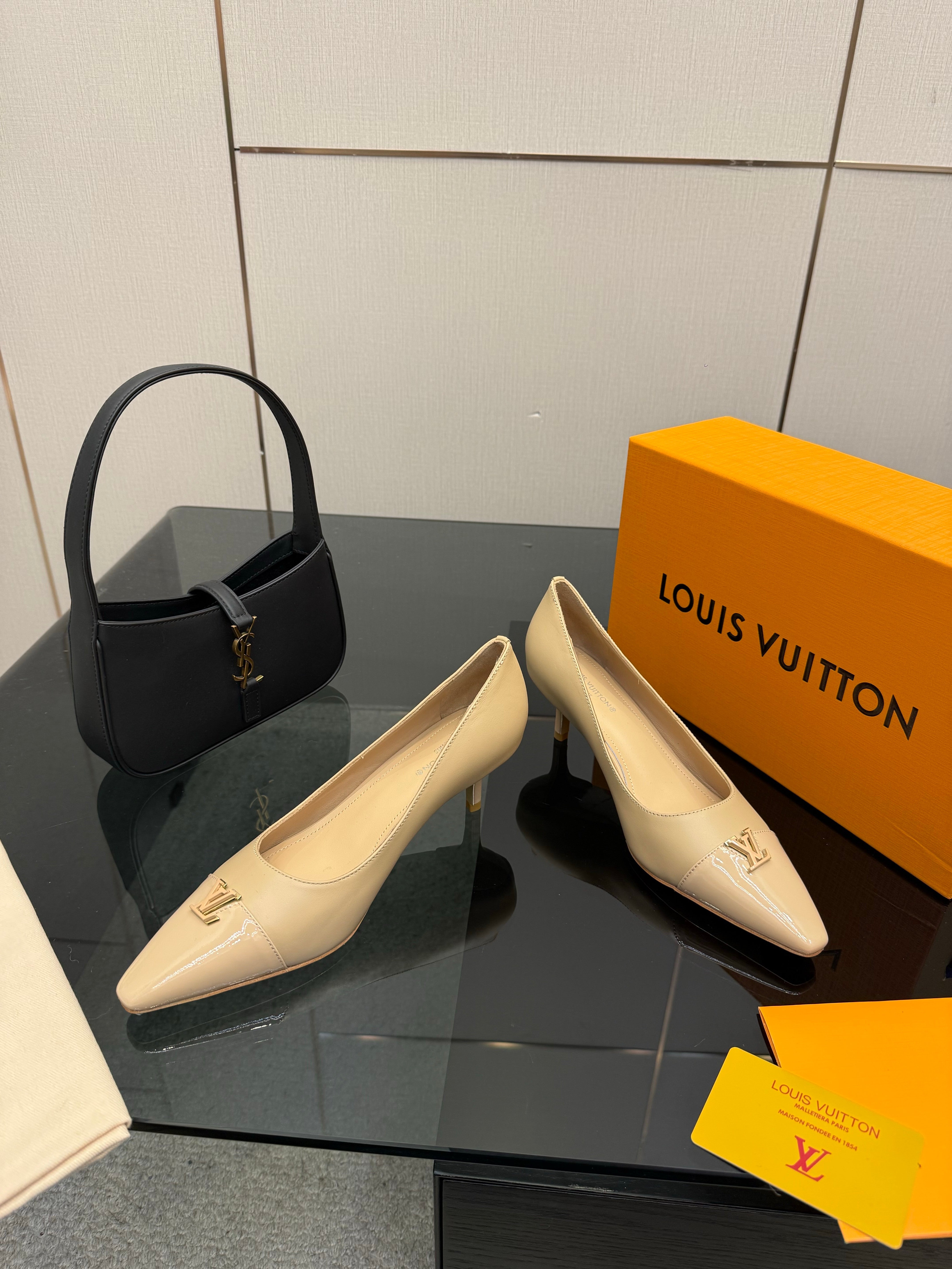 LV 26ss Heel Pump 55 Beige Patent Leather 629629