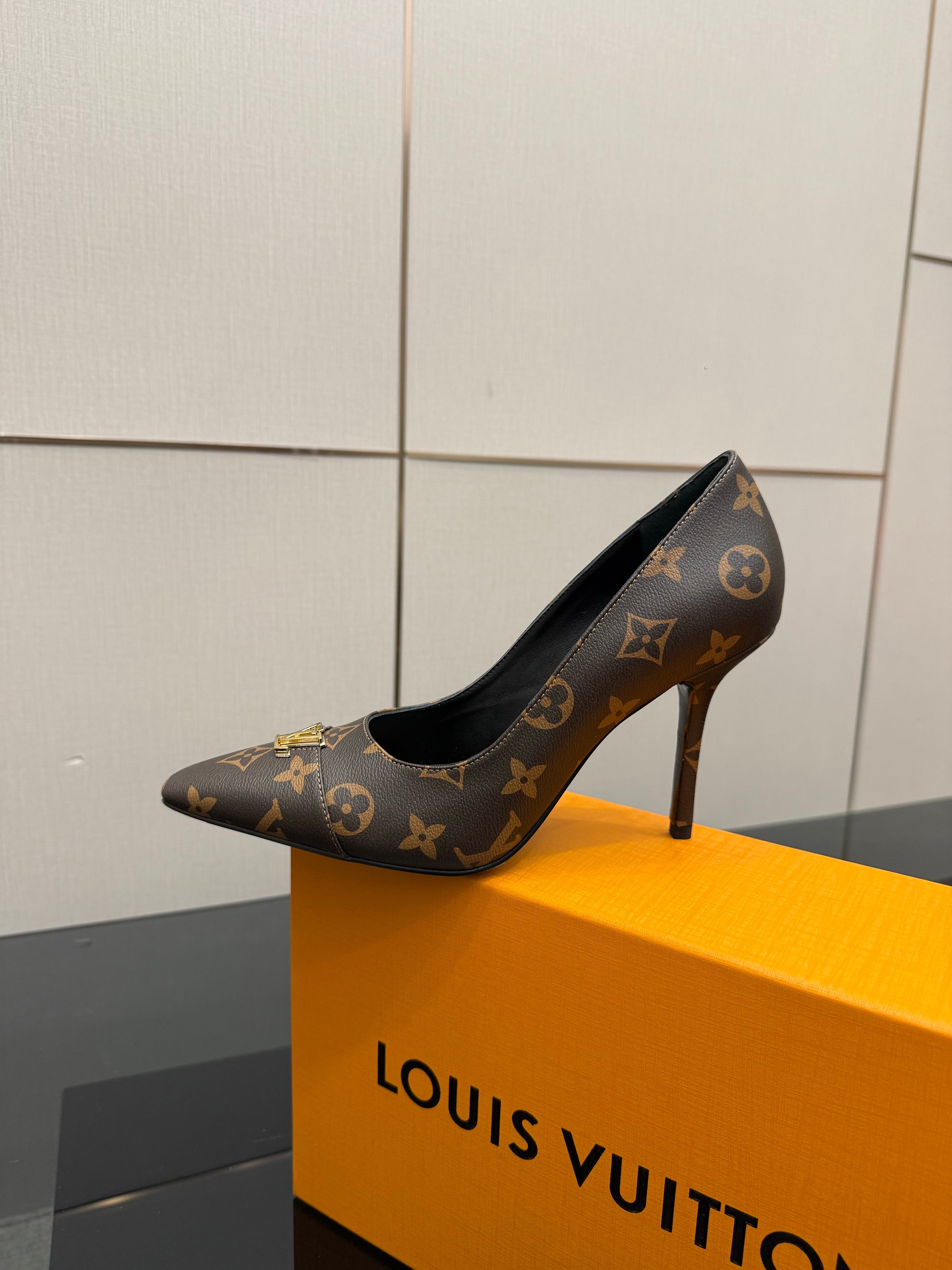 LV 26ss Heel Pump 90 Brown Monogram Calfskin 629632