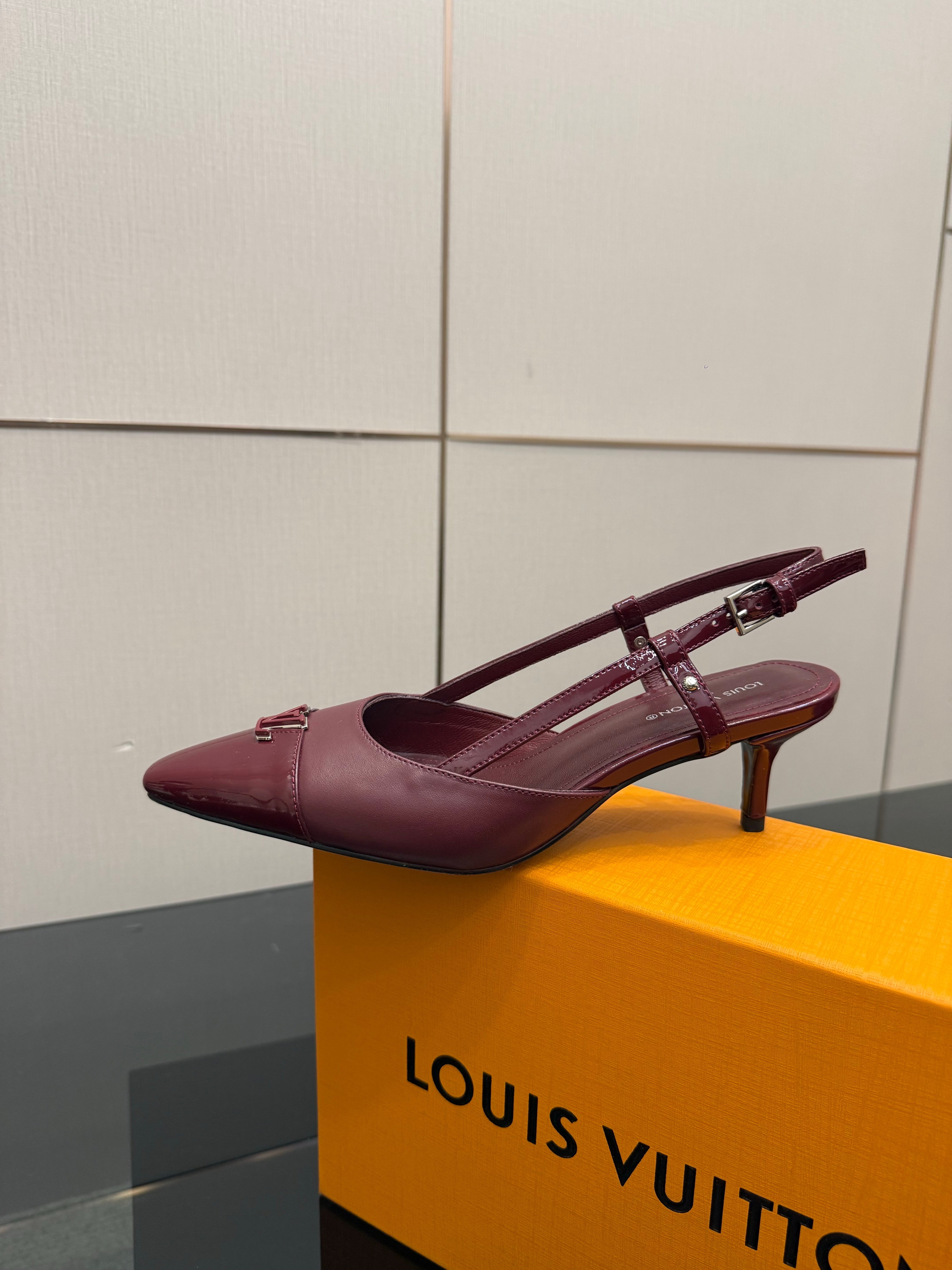 LV 26ss Slingback 55 Burgundy  Patent Leather 629635