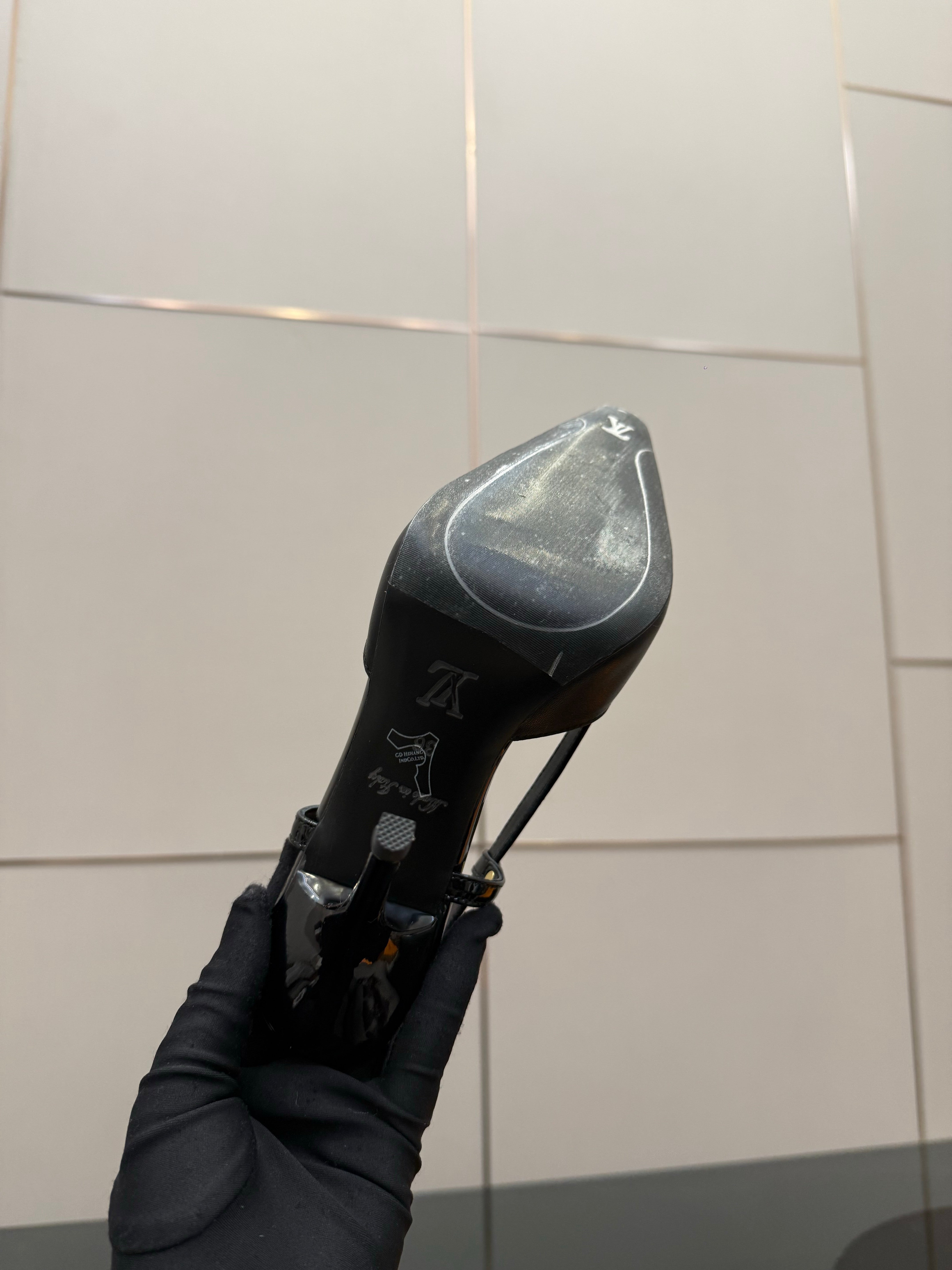 LV 26ss Slingback 90 Black Patent Leather 629636