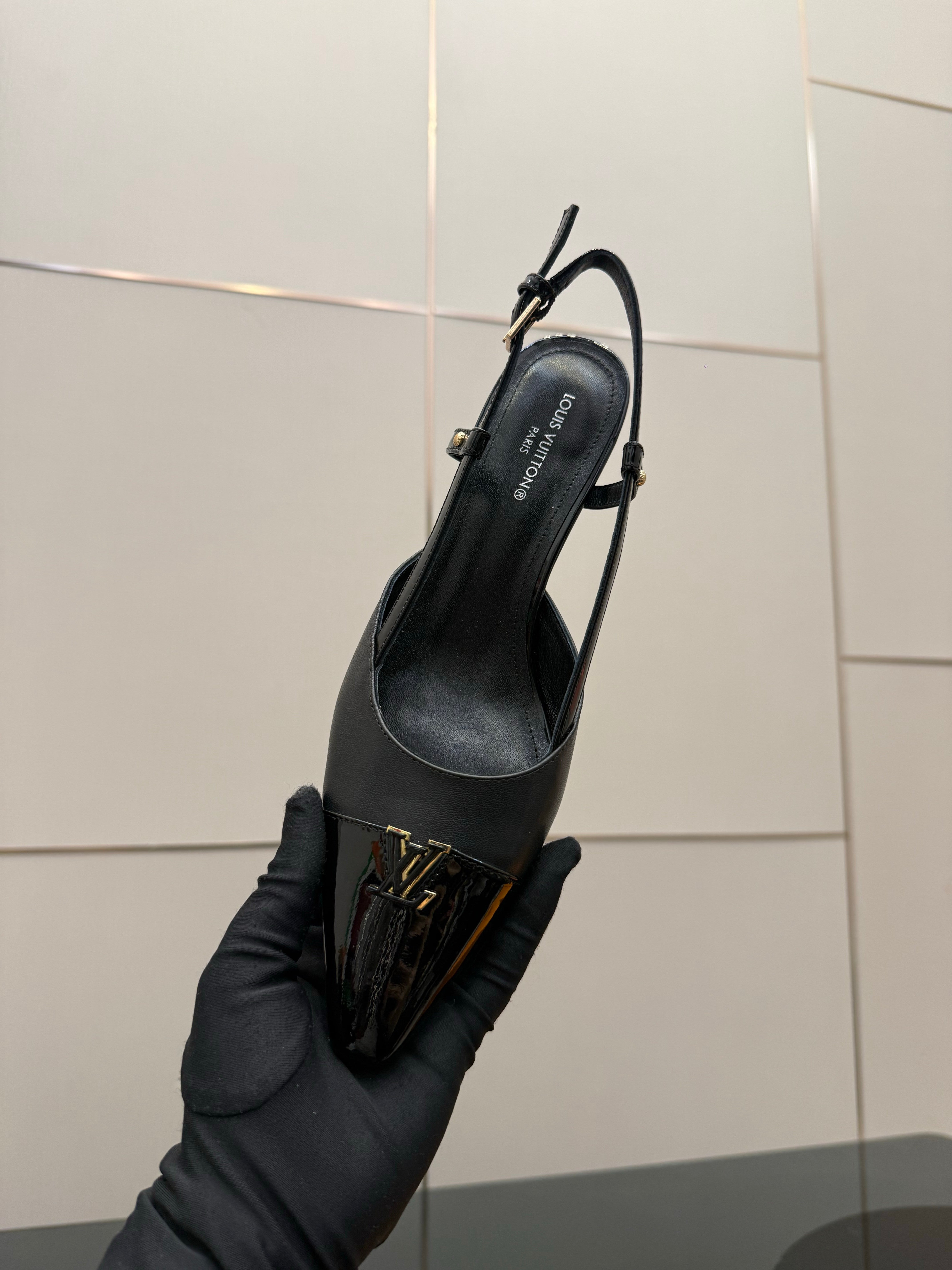 LV 26ss Slingback 55 Black Patent Leather 629637
