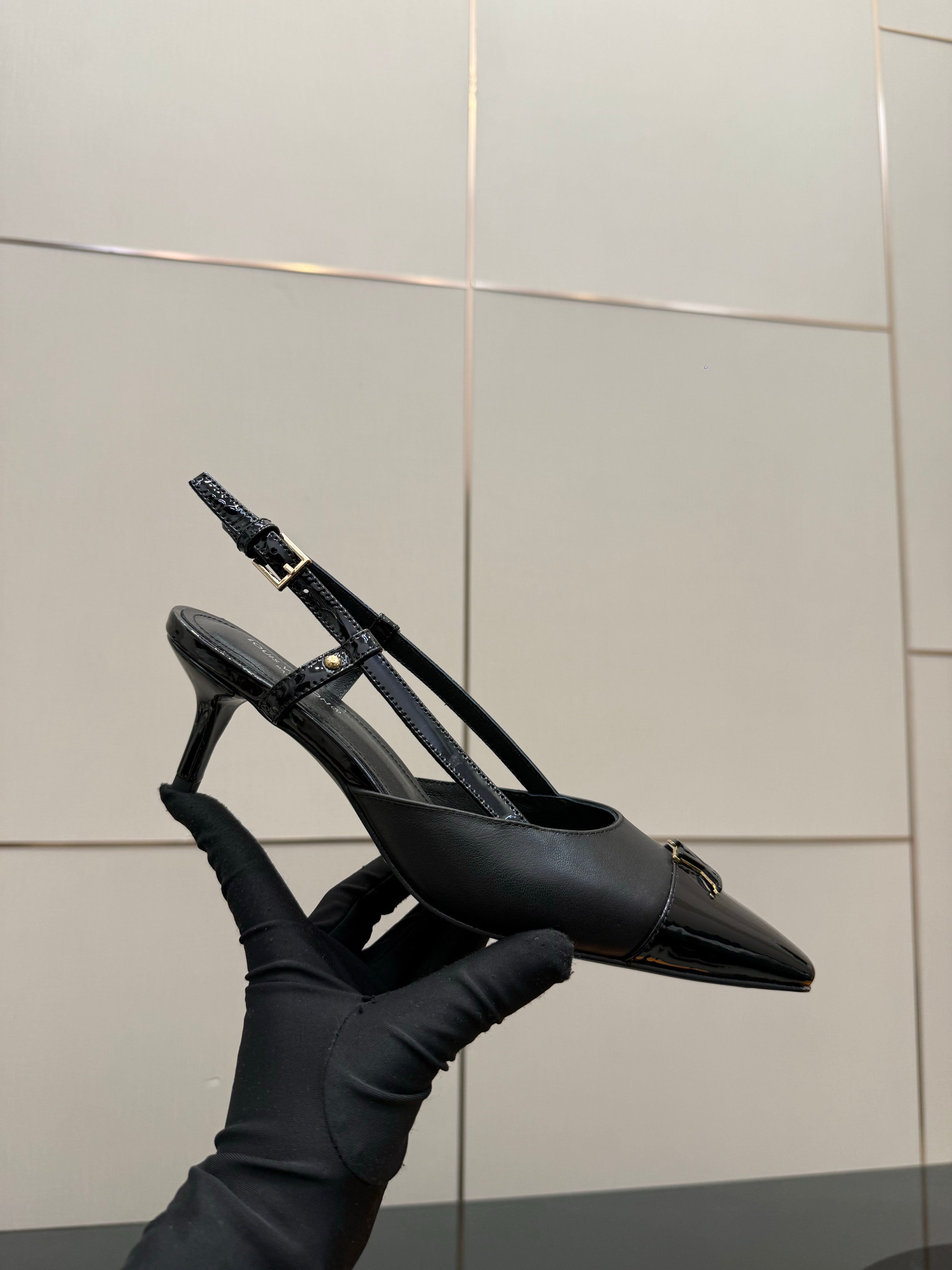LV 26ss Slingback 55 Black Patent Leather 629637